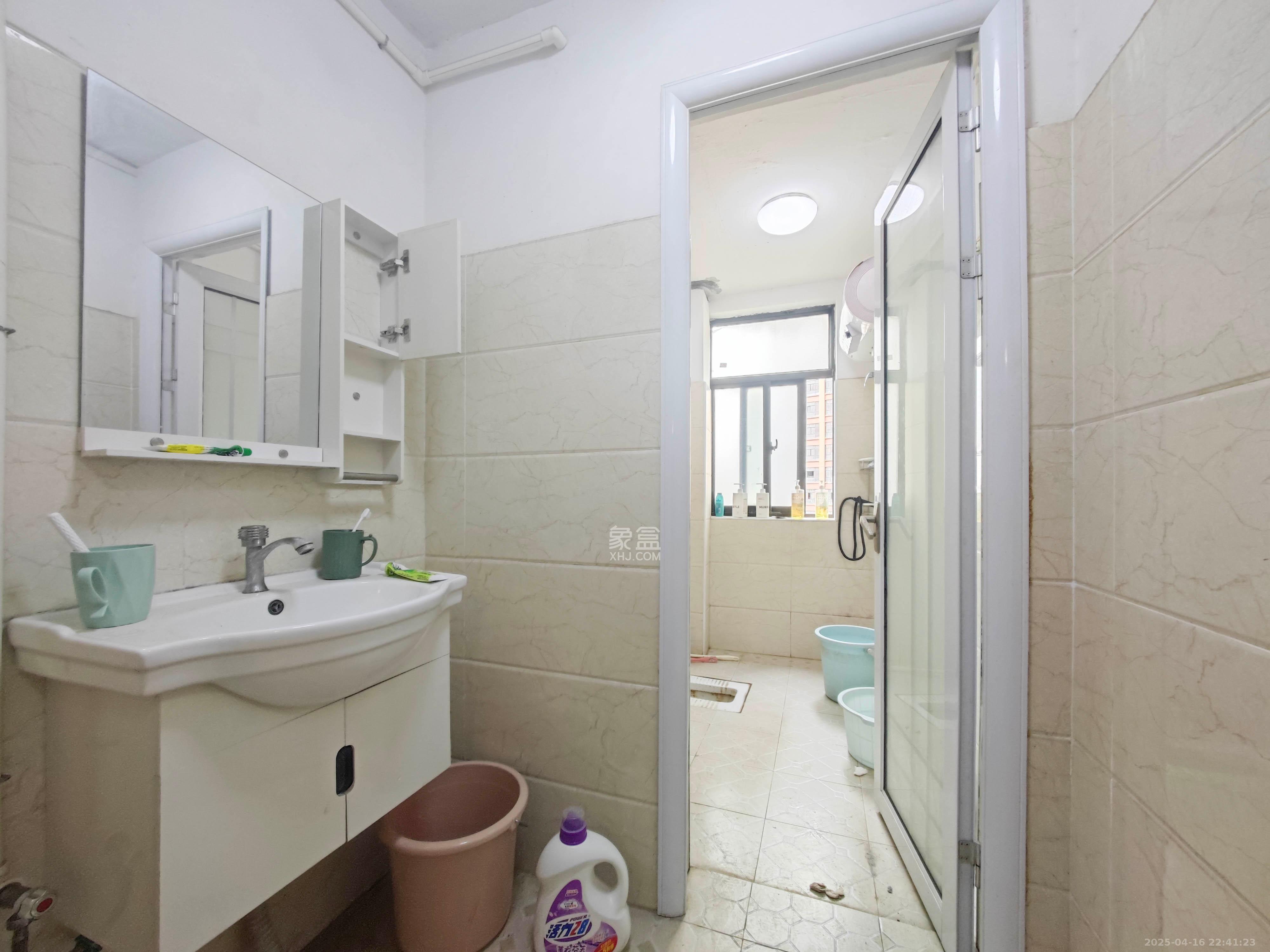 德润小区(丰升德润小区) 3室2厅1卫 109.5万 德润小区(丰升德润小区) 3室2厅1卫 109.5万卫生间