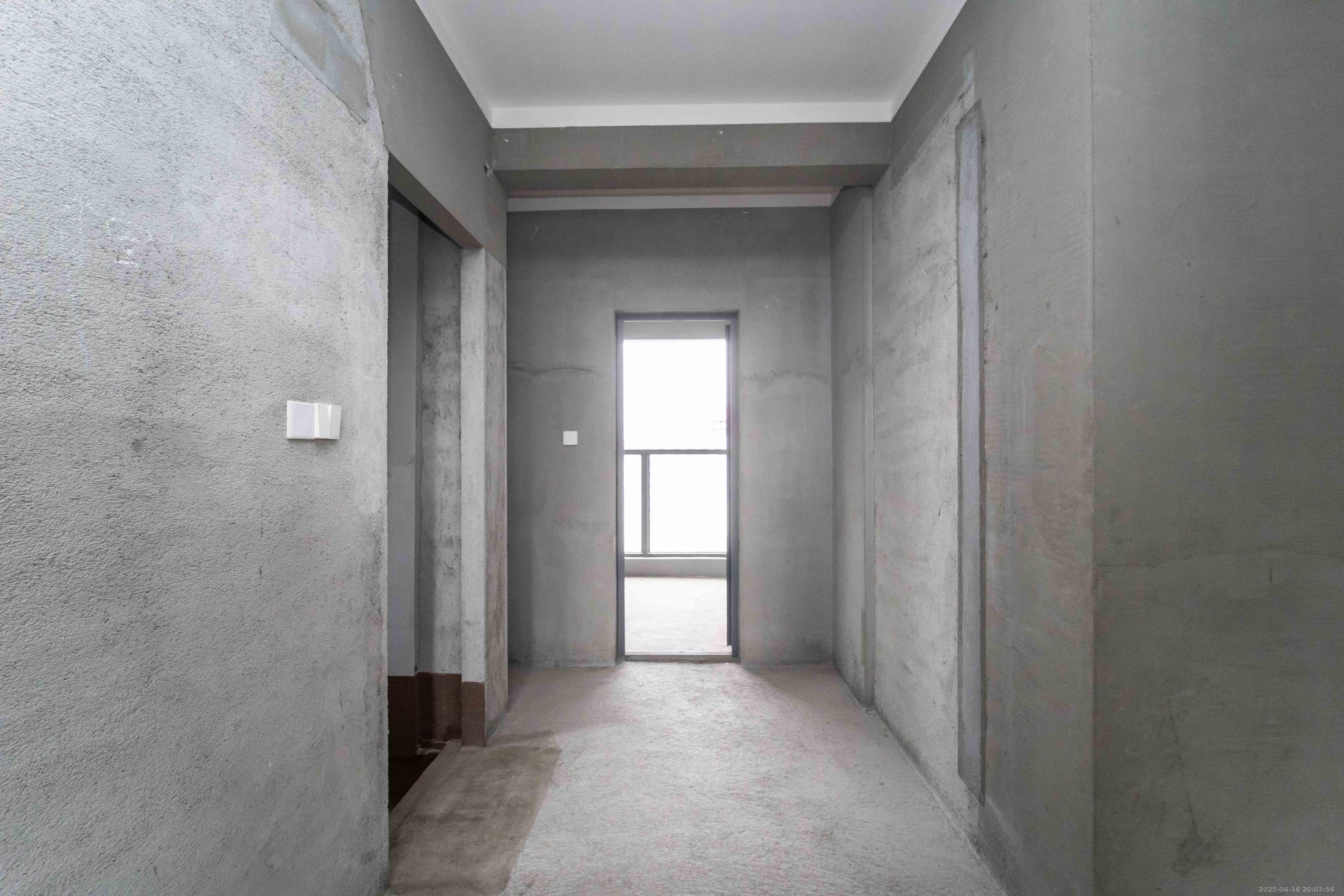 长房国际广场(长房商业广场) 4室2厅2卫 240.0万 长房国际广场(长房商业广场) 4室2厅2卫 240.0万其他