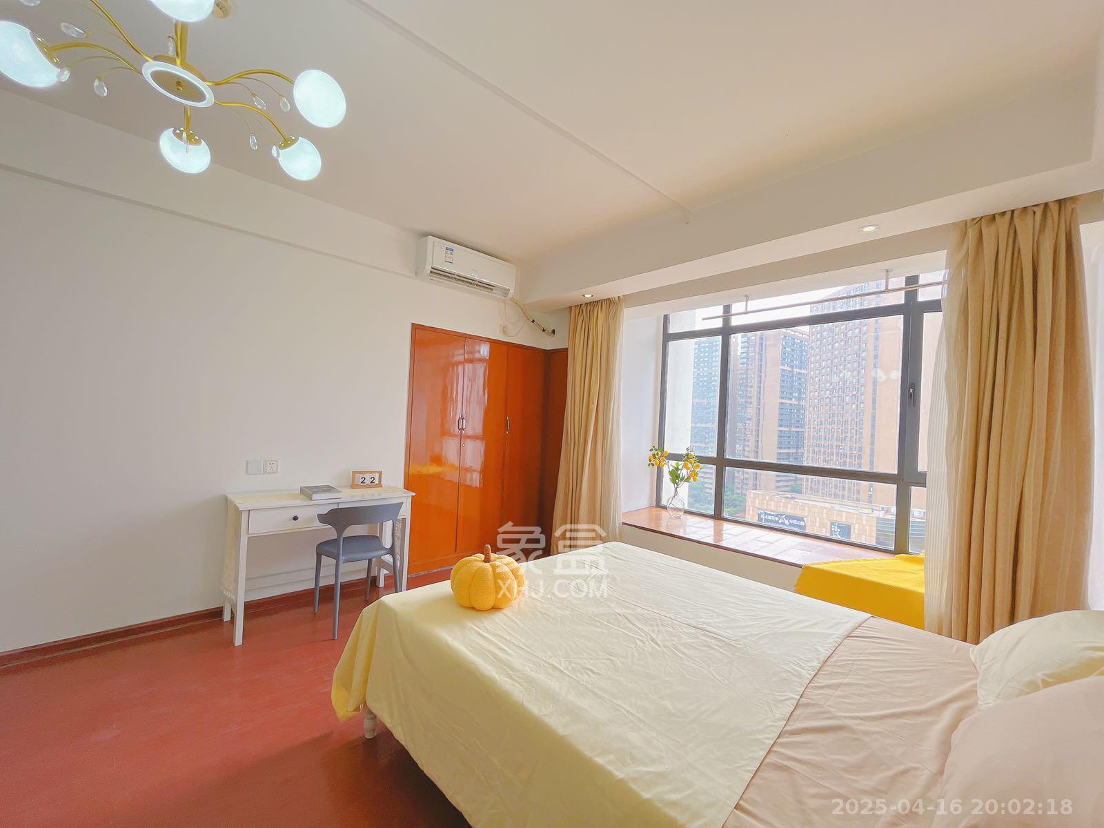 三万英尺  1室1厅1卫    1898.0元/月 三万英尺  1室1厅1卫    1898.0元/月室内图