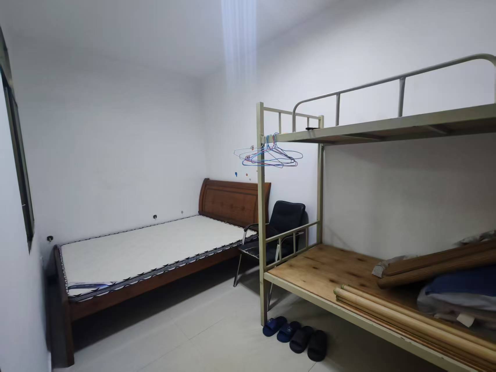 竹峰苑  3室2厅2卫    1000.0元/月 竹峰苑  3室2厅2卫    1000.0元/月室内图