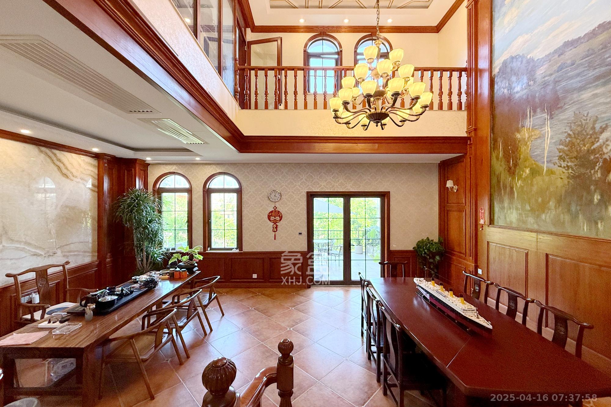 金地三千府(金地湖山樾、金地自在城) 5室3厅4卫 498.0万 金地三千府(金地湖山樾、金地自在城) 5室3厅4卫 498.0万客厅