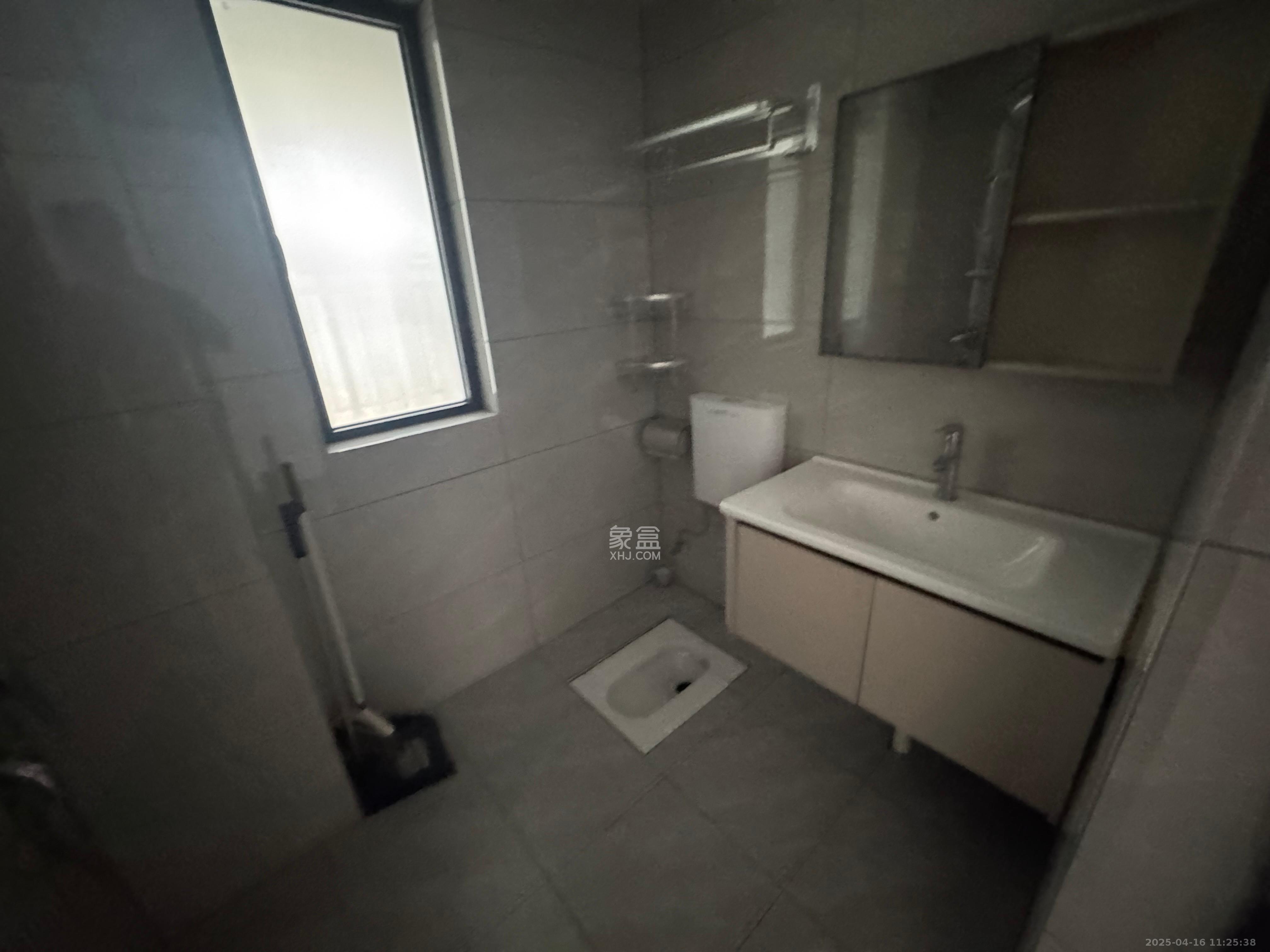 旭日嘉苑 2室2厅1卫 2300.0元/月 旭日嘉苑 2室2厅1卫 2300.0元/月室内图