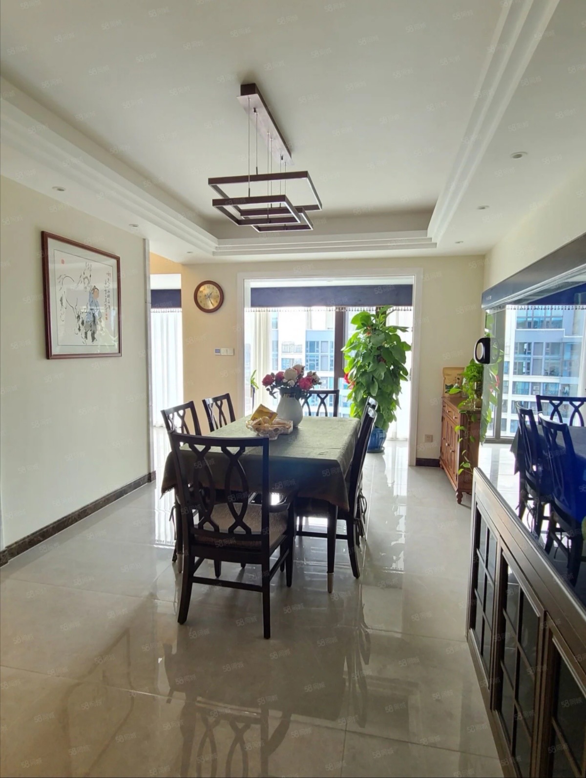 保利中央海岸一二期 4室2厅3卫 500.0万 保利中央海岸一二期 4室2厅3卫 500.0万客厅