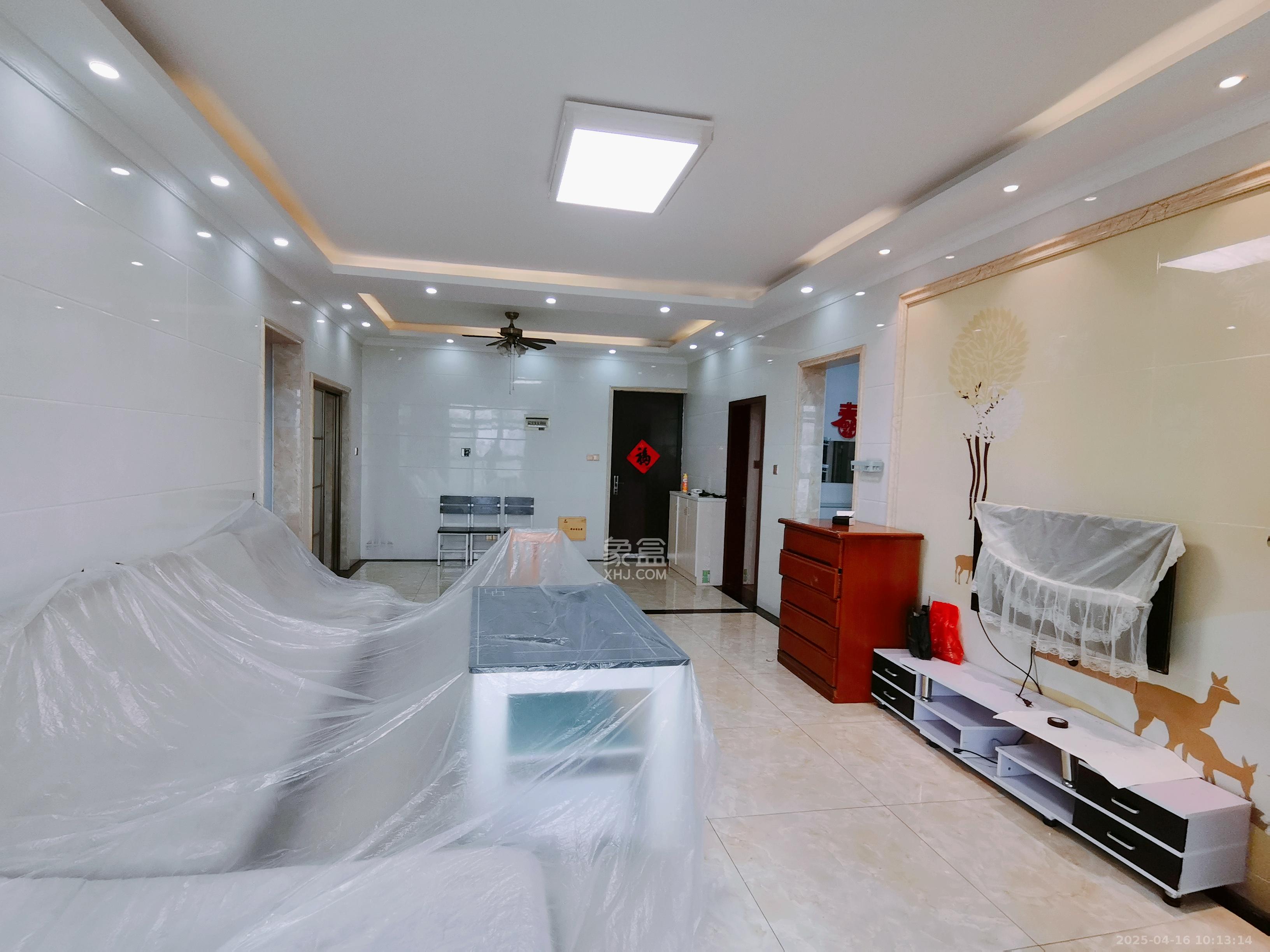 阳光100三期 3室2厅2卫 2800.0元/月 阳光100三期 3室2厅2卫 2800.0元/月室内图