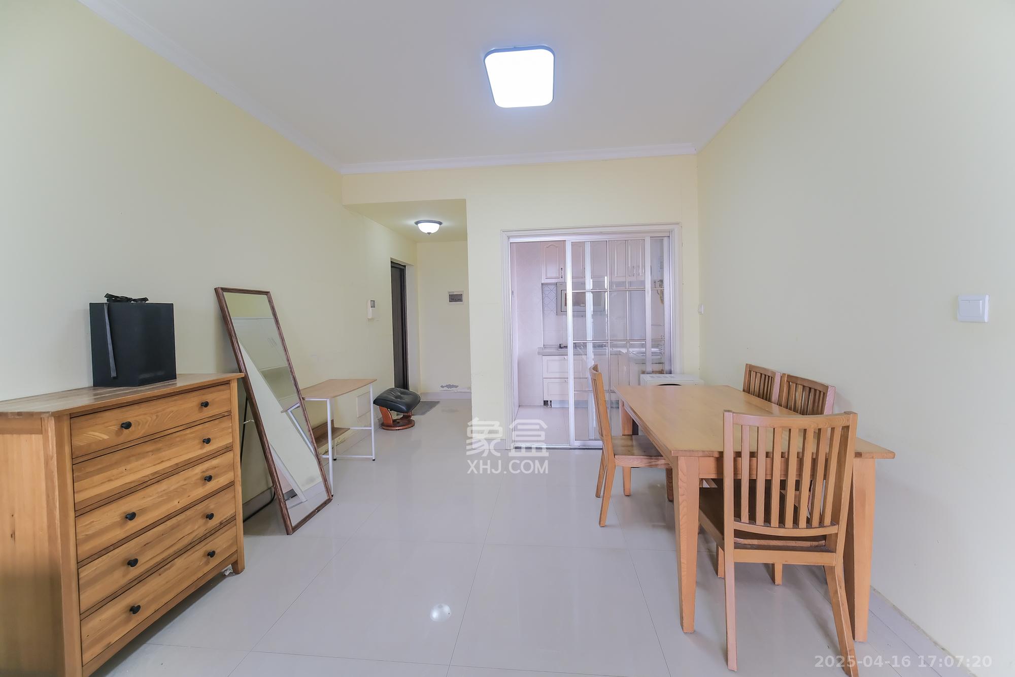 世景华庭 2室2厅1卫 45.0万 世景华庭 2室2厅1卫 45.0万客厅