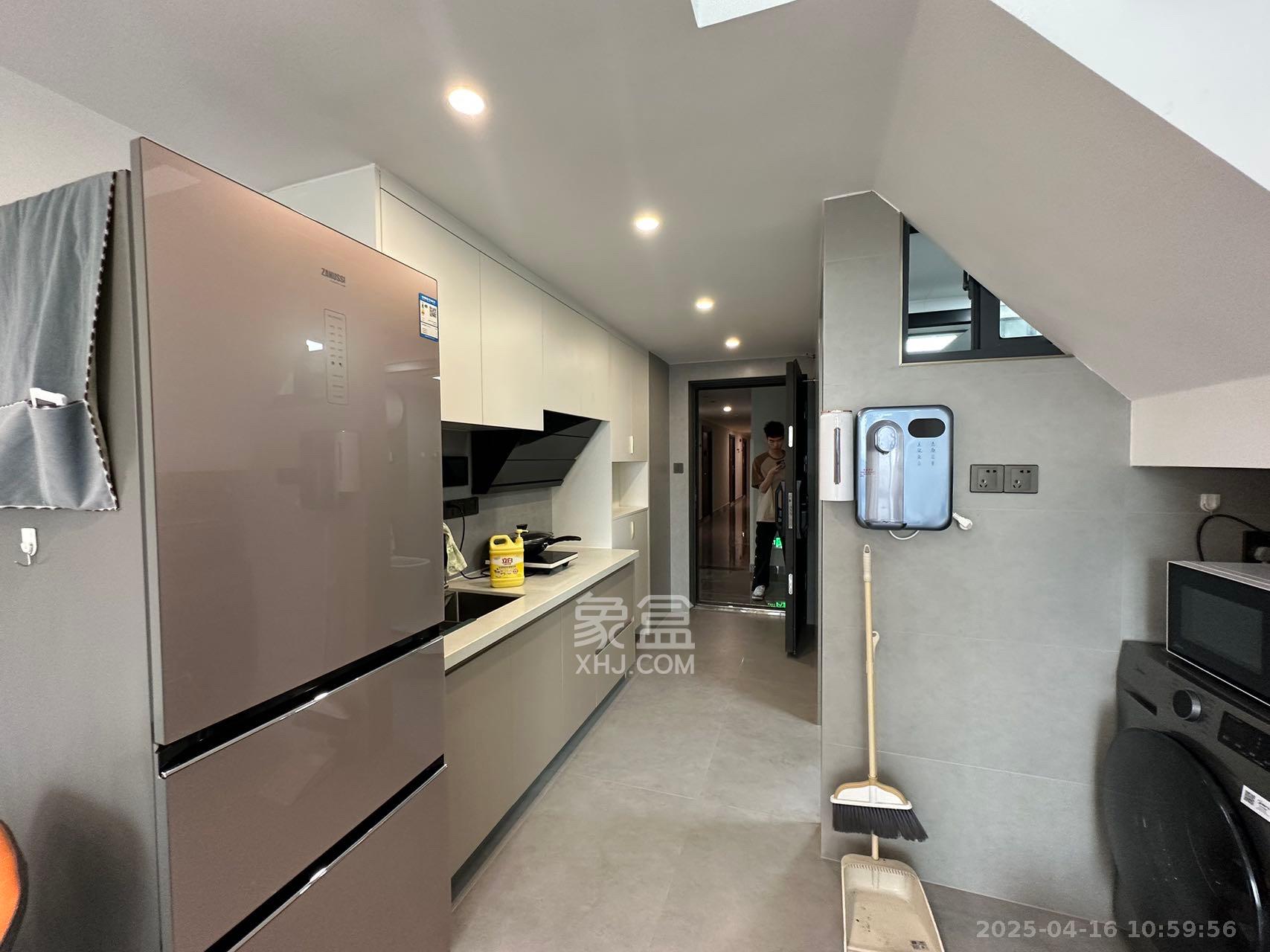 中海阅溪府  2室1厅1卫    2200.0元/月 中海阅溪府  2室1厅1卫    2200.0元/月室内图