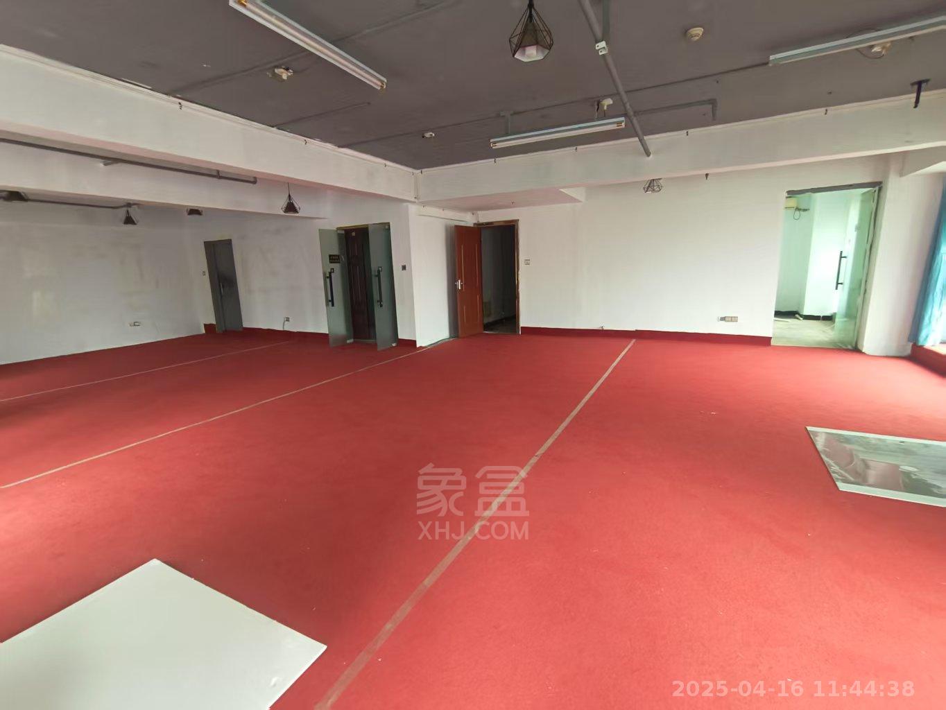 大汉希尔顿 1室1厅1卫 5000.0元/月 大汉希尔顿 1室1厅1卫 5000.0元/月室内图