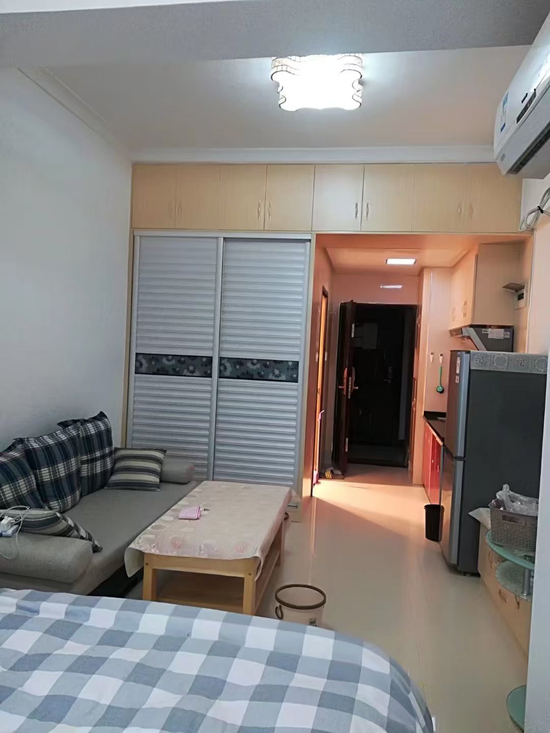 五洲富隆中心  1室1厅1卫    900.0元/月室内图