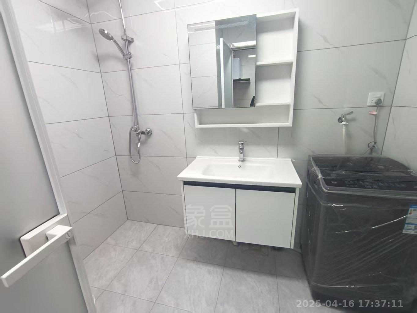 朗廷览江 1室0厅0卫 1500.0元/月 朗廷览江 1室0厅0卫 1500.0元/月室内图