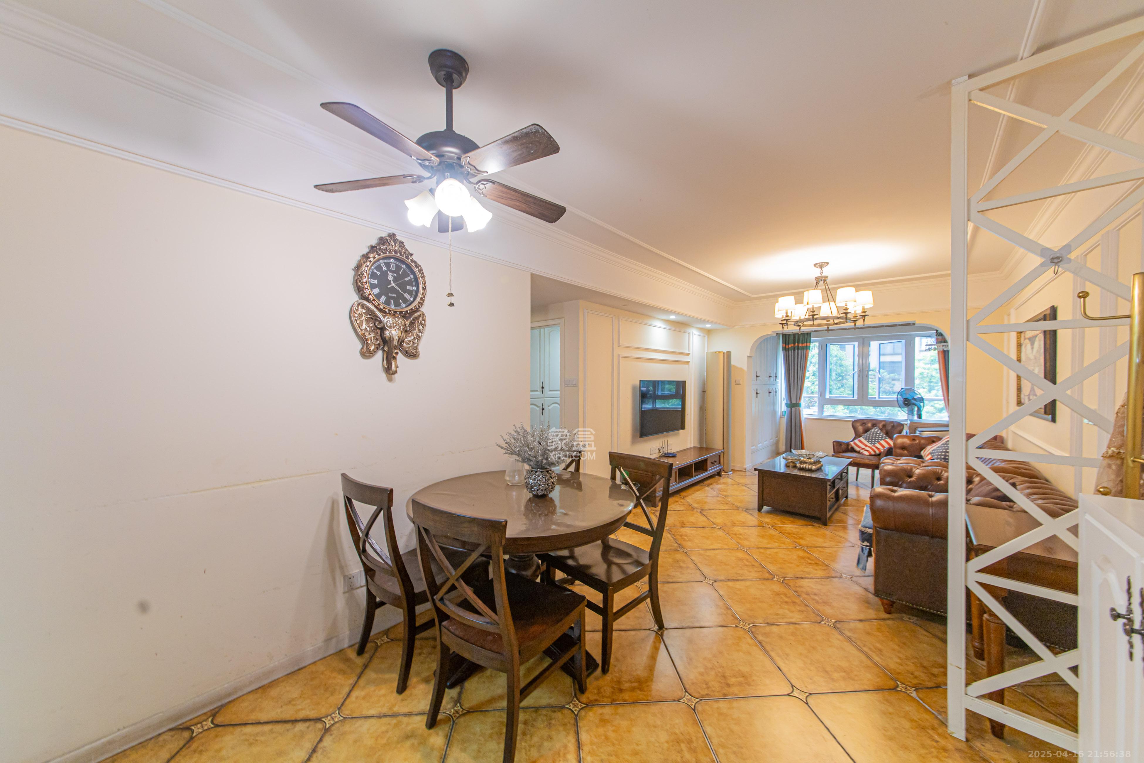 中建芙蓉嘉苑  2室2厅1卫    86.0万 中建芙蓉嘉苑  2室2厅1卫    86.0万客厅