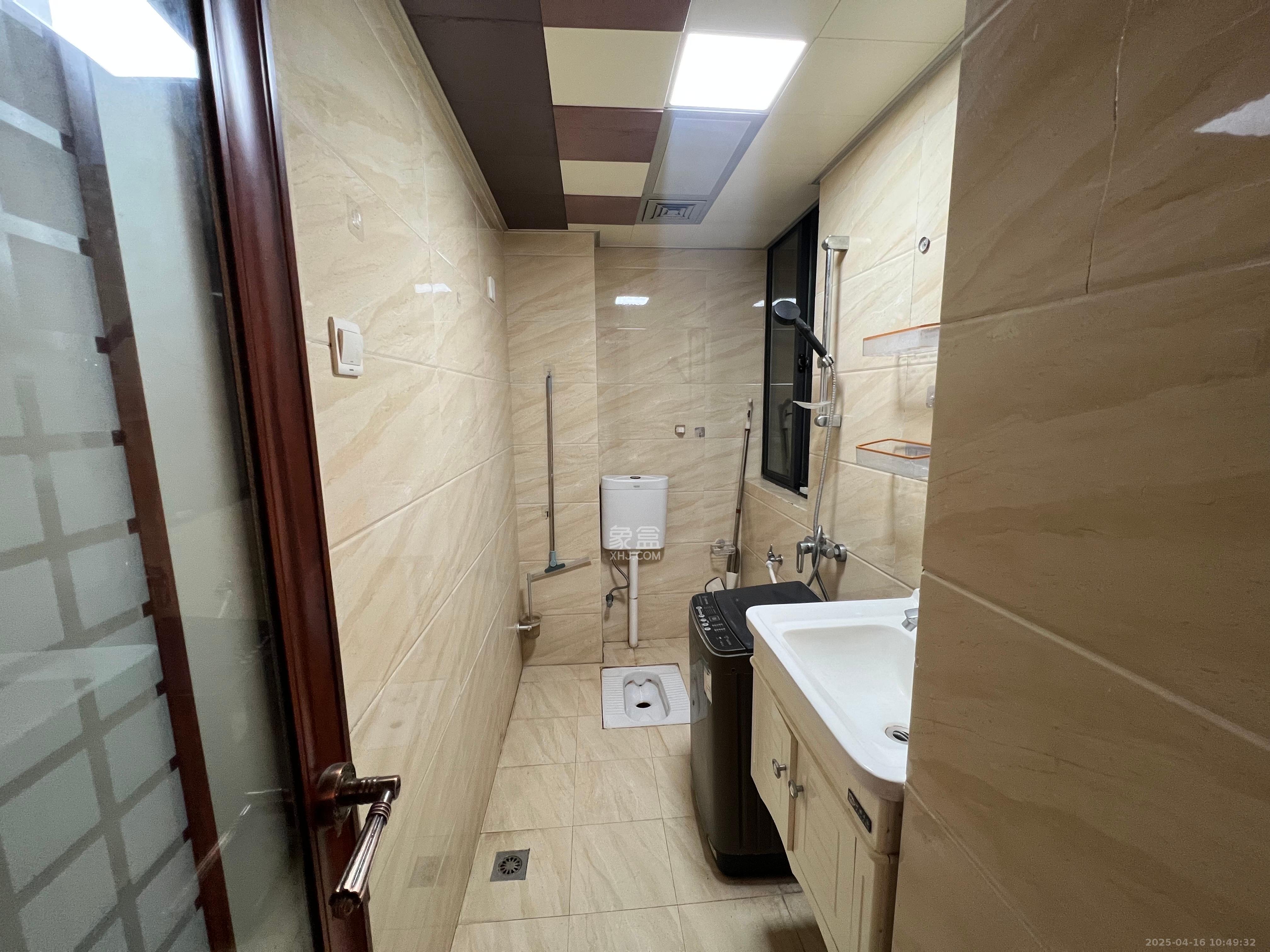 百纳广场(百纳公寓)  2室1厅1卫    2400.0元/月 百纳广场(百纳公寓)  2室1厅1卫    2400.0元/月室内图