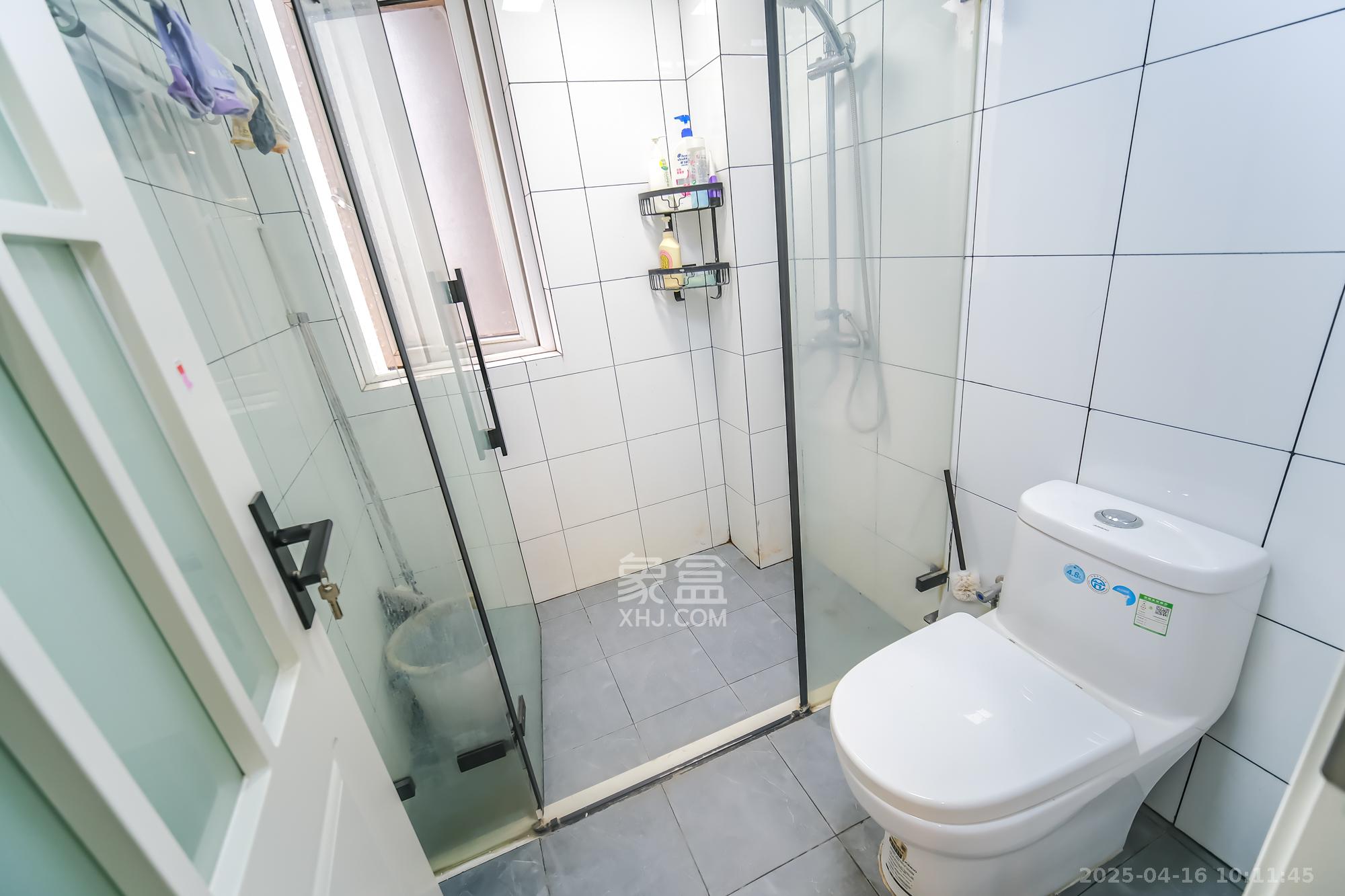 荣盛花语城 3室2厅1卫 70.0万 荣盛花语城 3室2厅1卫 70.0万卫生间