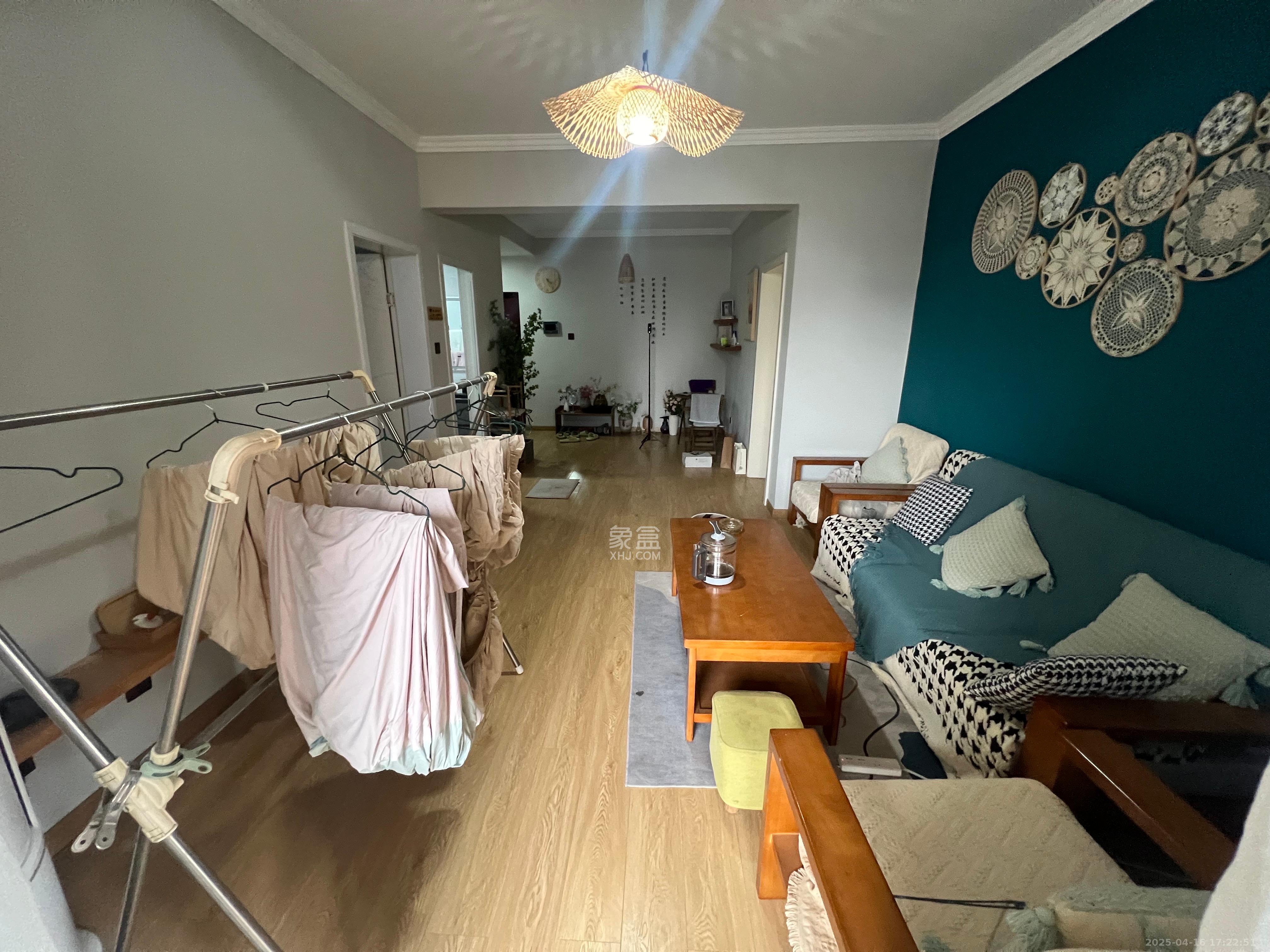 世茂铂翠湾一期  2室2厅1卫    2800.0元/月 世茂铂翠湾一期  2室2厅1卫    2800.0元/月室内图1