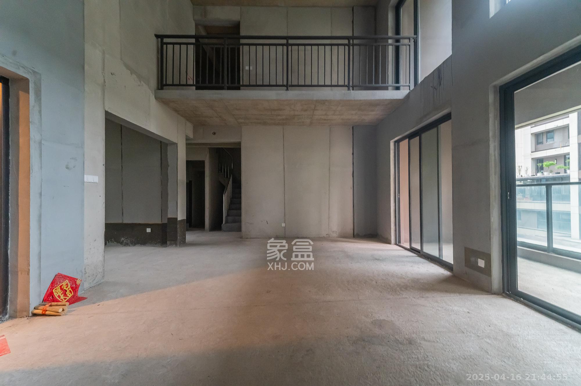 三一云谷 5室2厅3卫 170.0万 三一云谷 5室2厅3卫 170.0万客厅