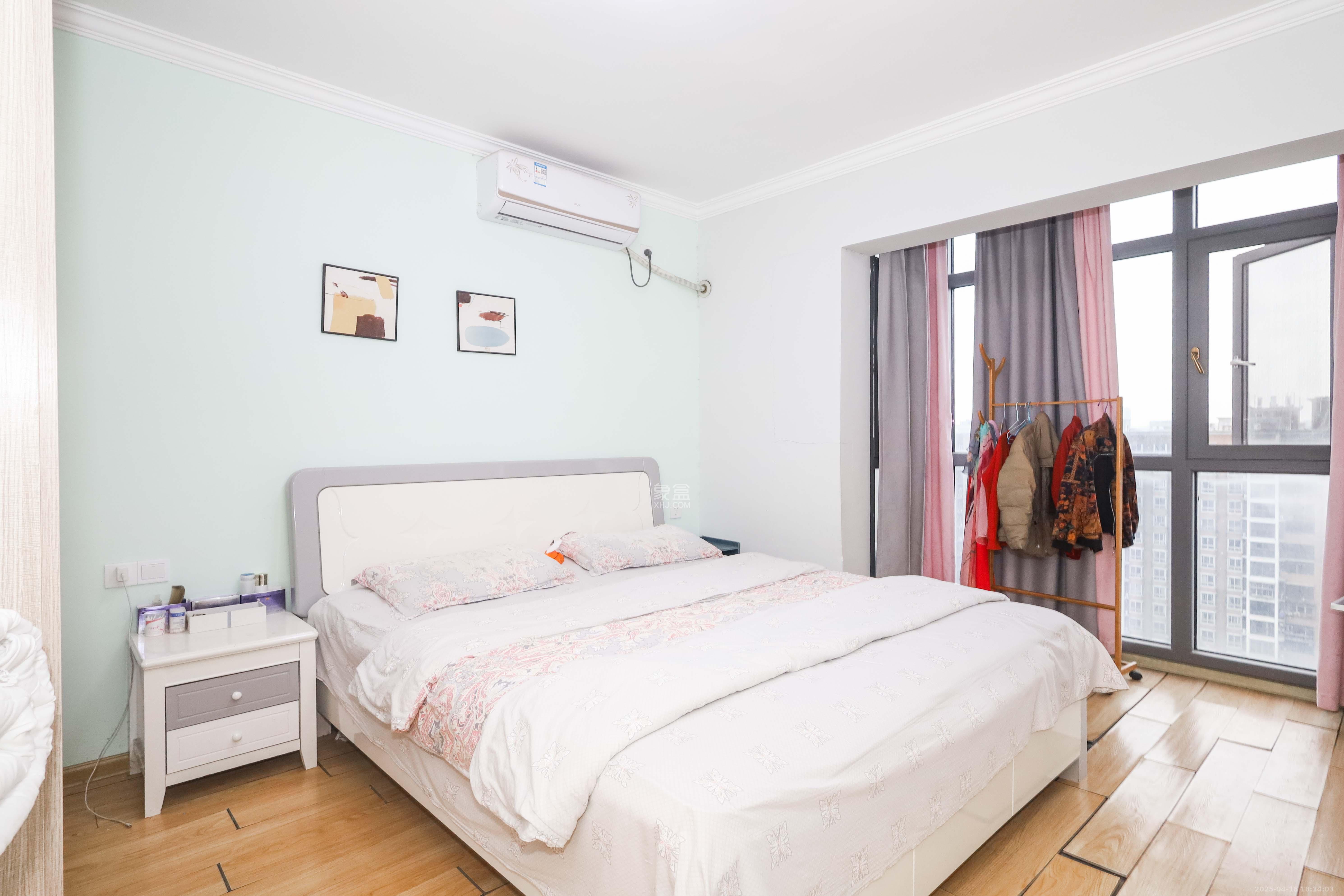 中冶中央公园  3室2厅1卫    115.0万 中冶中央公园  3室2厅1卫    115.0万卧室