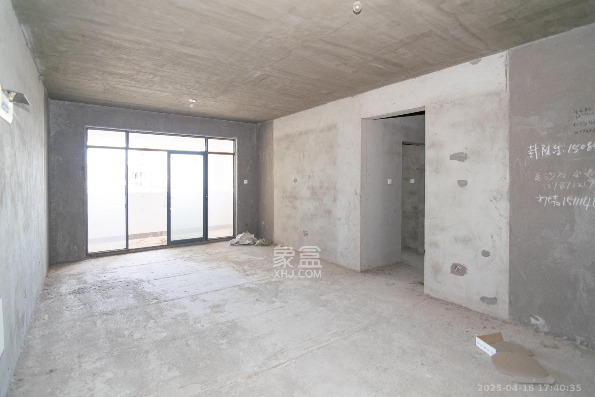 山水蓝天  3室2厅2卫    48.0万 山水蓝天  3室2厅2卫    48.0万客厅