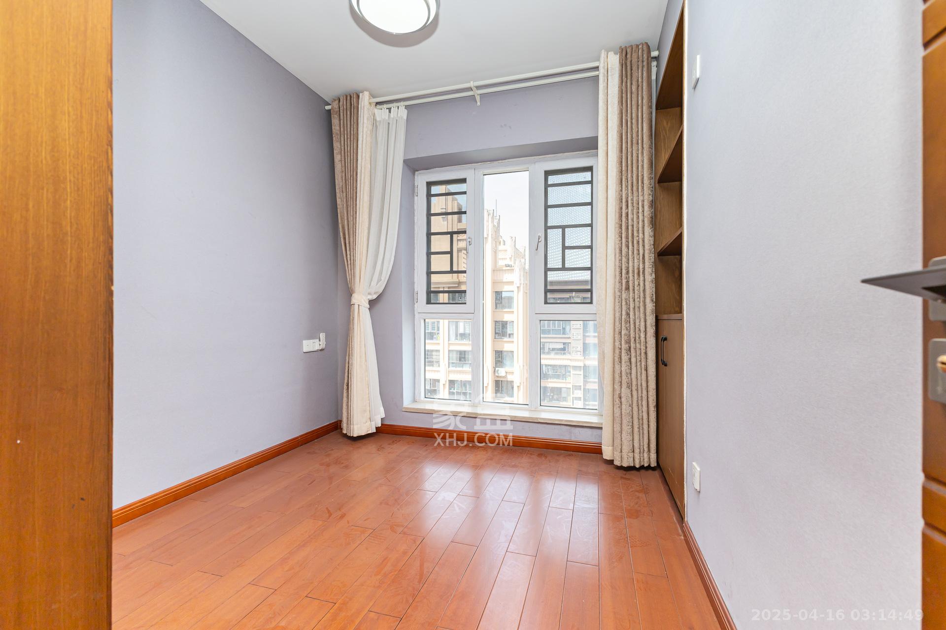 润和又一城 4室2厅2卫 92.0万 润和又一城 4室2厅2卫 92.0万卧室