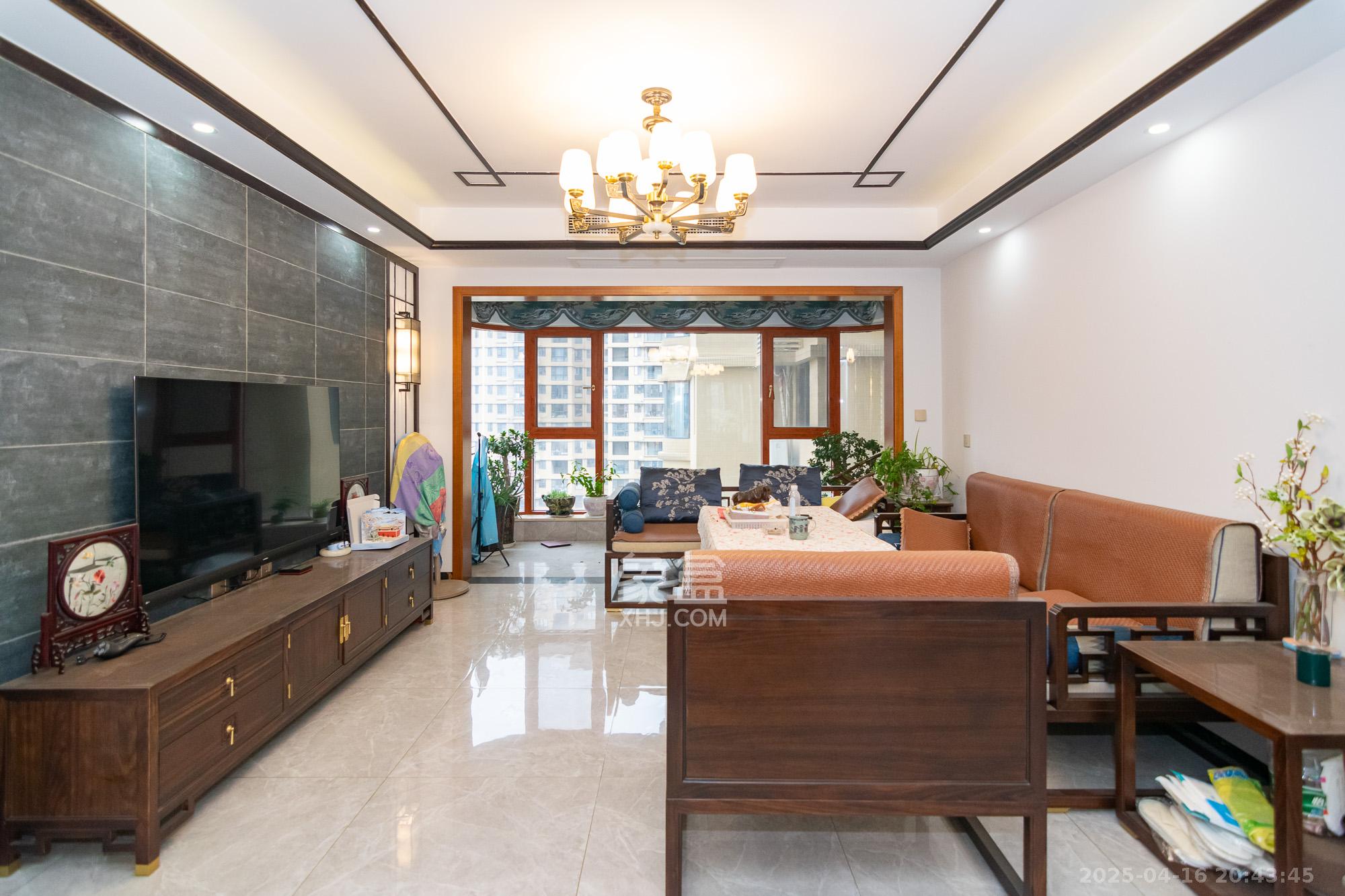 三润城（三润星城）  4室2厅2卫    125.0万