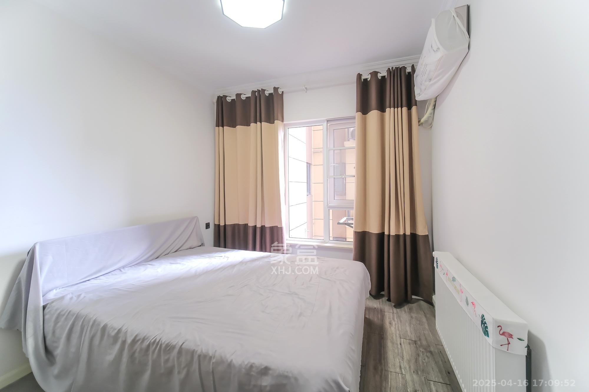 荣盛花语城  4室2厅2卫    126.0万 荣盛花语城  4室2厅2卫    126.0万卧室