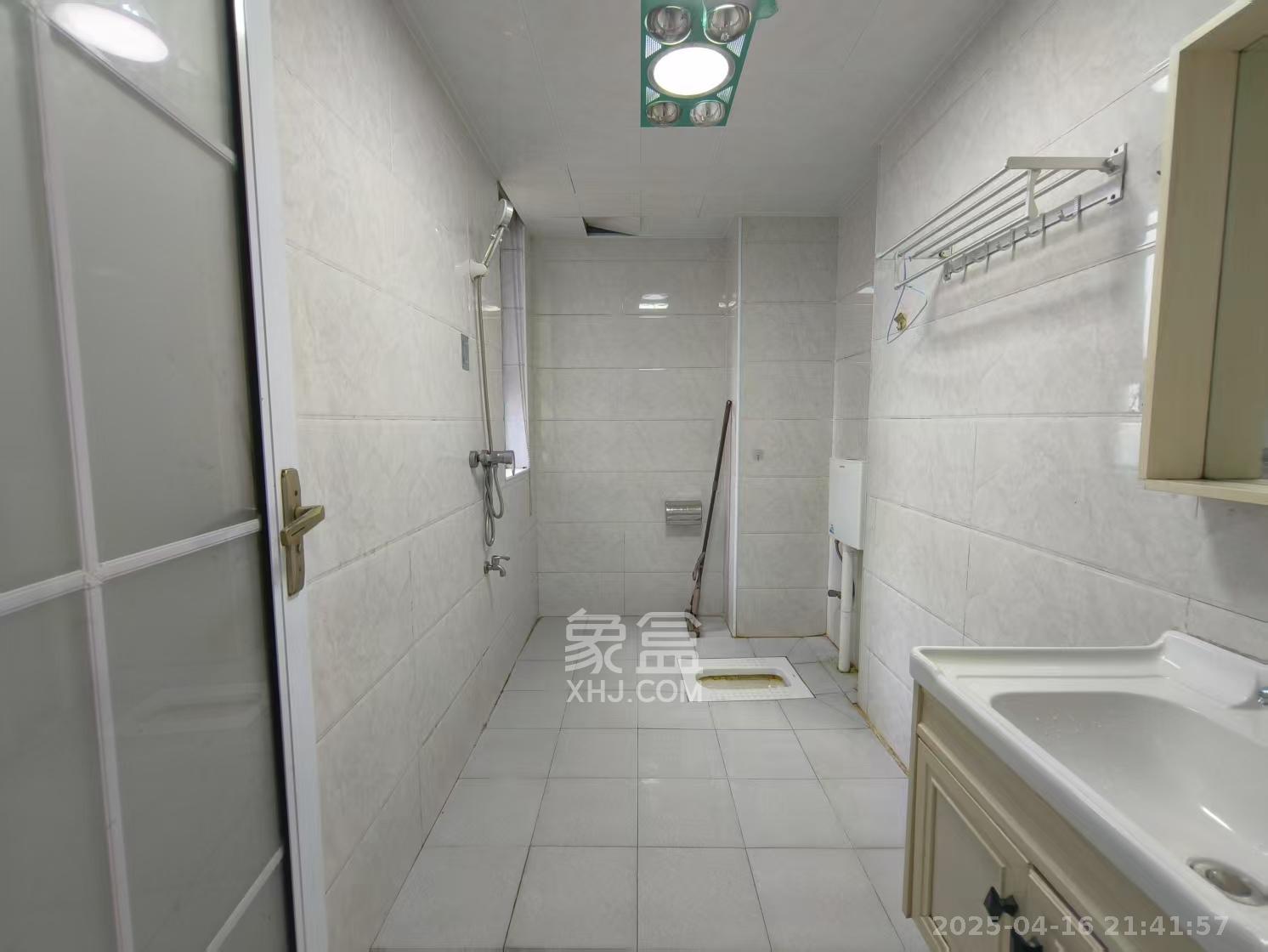 恒基凯旋门三期 3室2厅1卫 2000.0元/月 恒基凯旋门三期 3室2厅1卫 2000.0元/月室内图