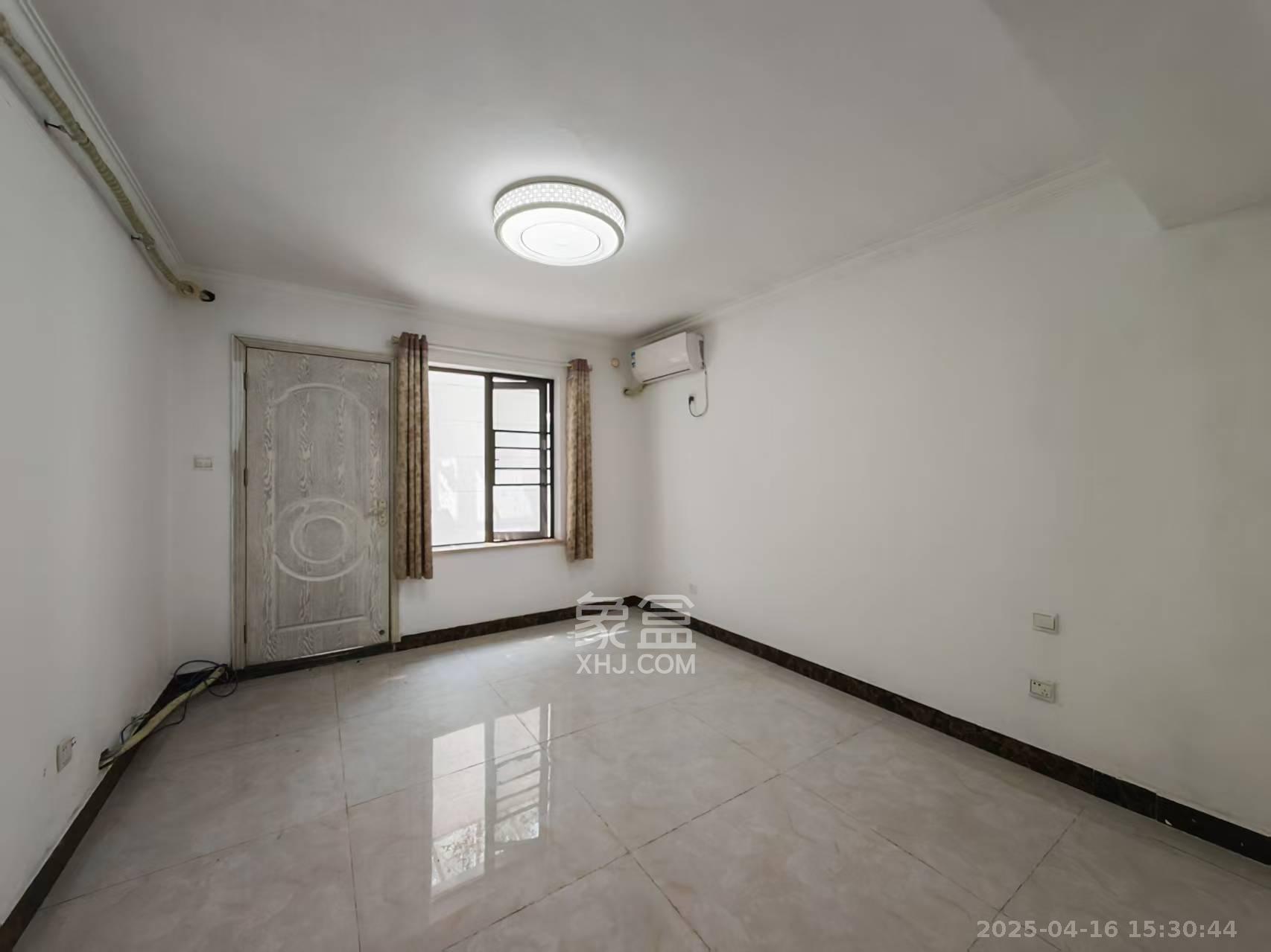 金茂梅溪湖  2室2厅1卫    1500.0元/月 金茂梅溪湖  2室2厅1卫    1500.0元/月室内图