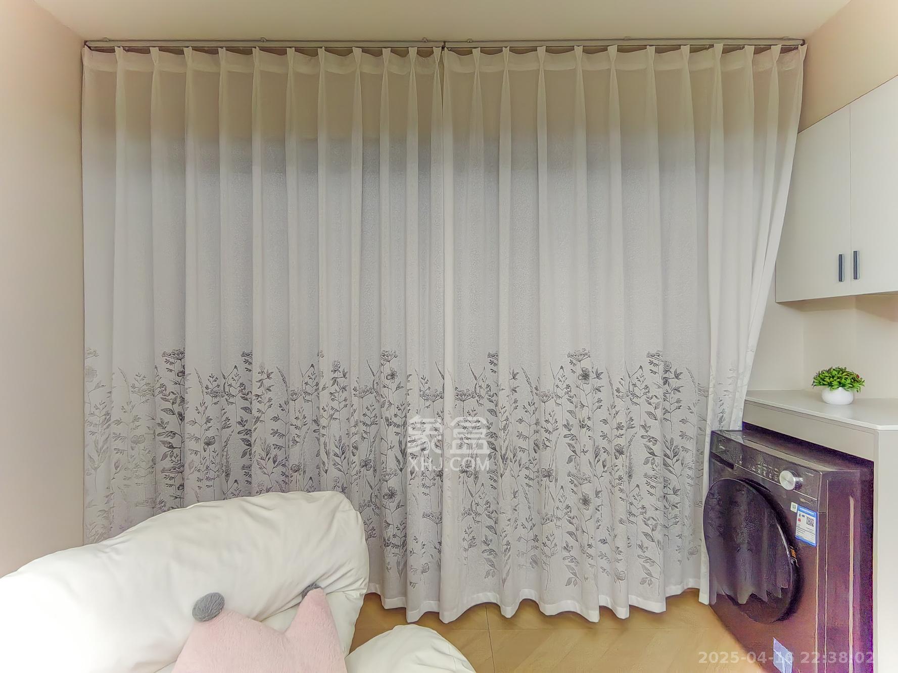 三一街区  3室2厅1卫    63.0万阳台