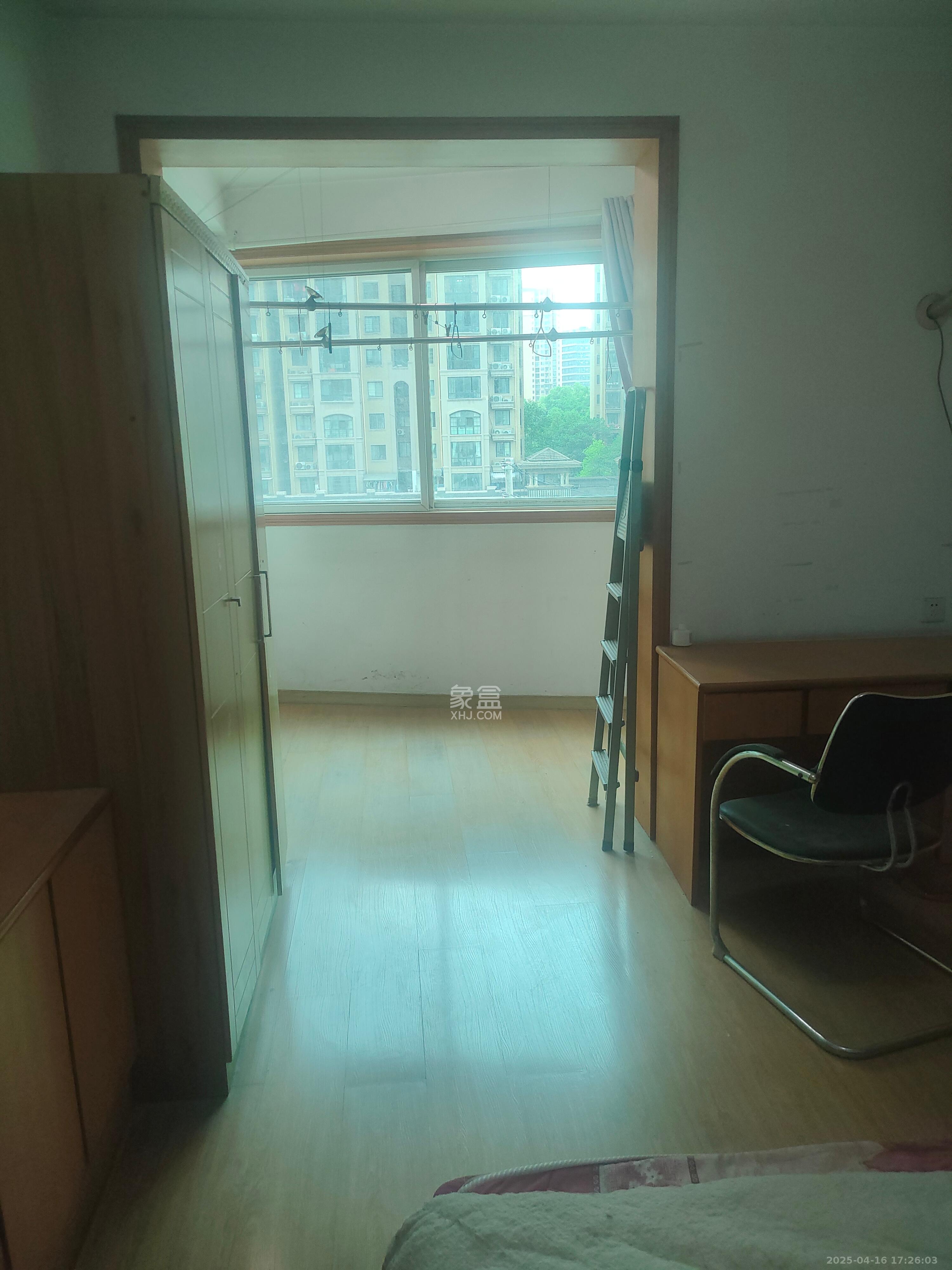咸嘉新村嘉旺苑  3室2厅1卫   2000.00元/月室内图