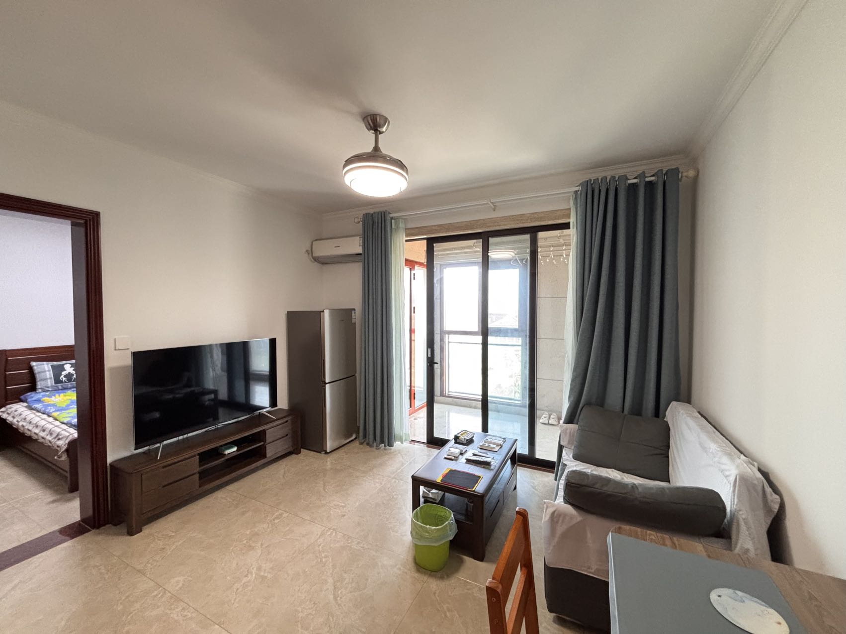 滨海新天地 1室1厅1卫 80.0万 滨海新天地 1室1厅1卫 80.0万客厅