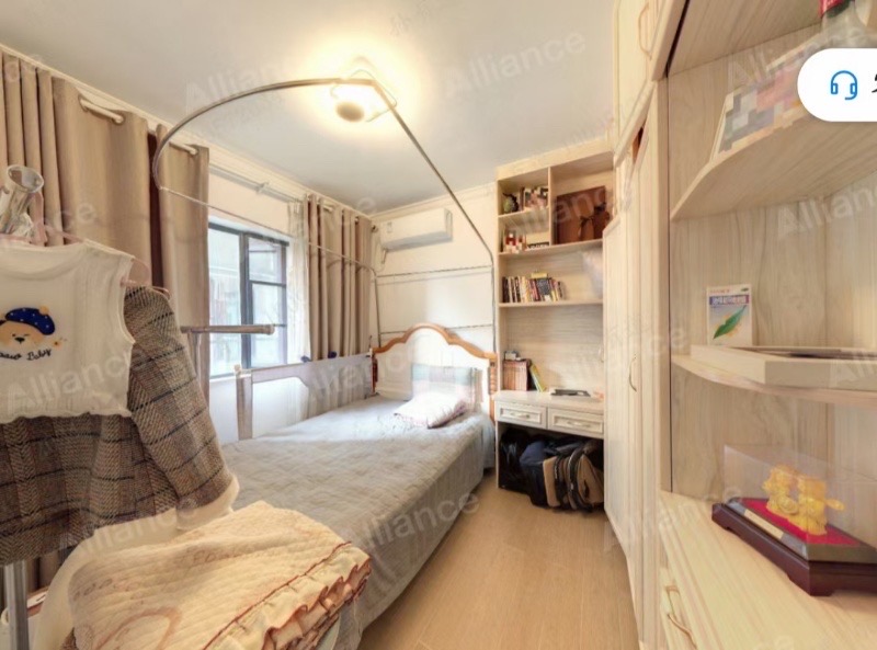 海南金地自在城 2室2厅1卫 110.0万 海南金地自在城 2室2厅1卫 110.0万客厅