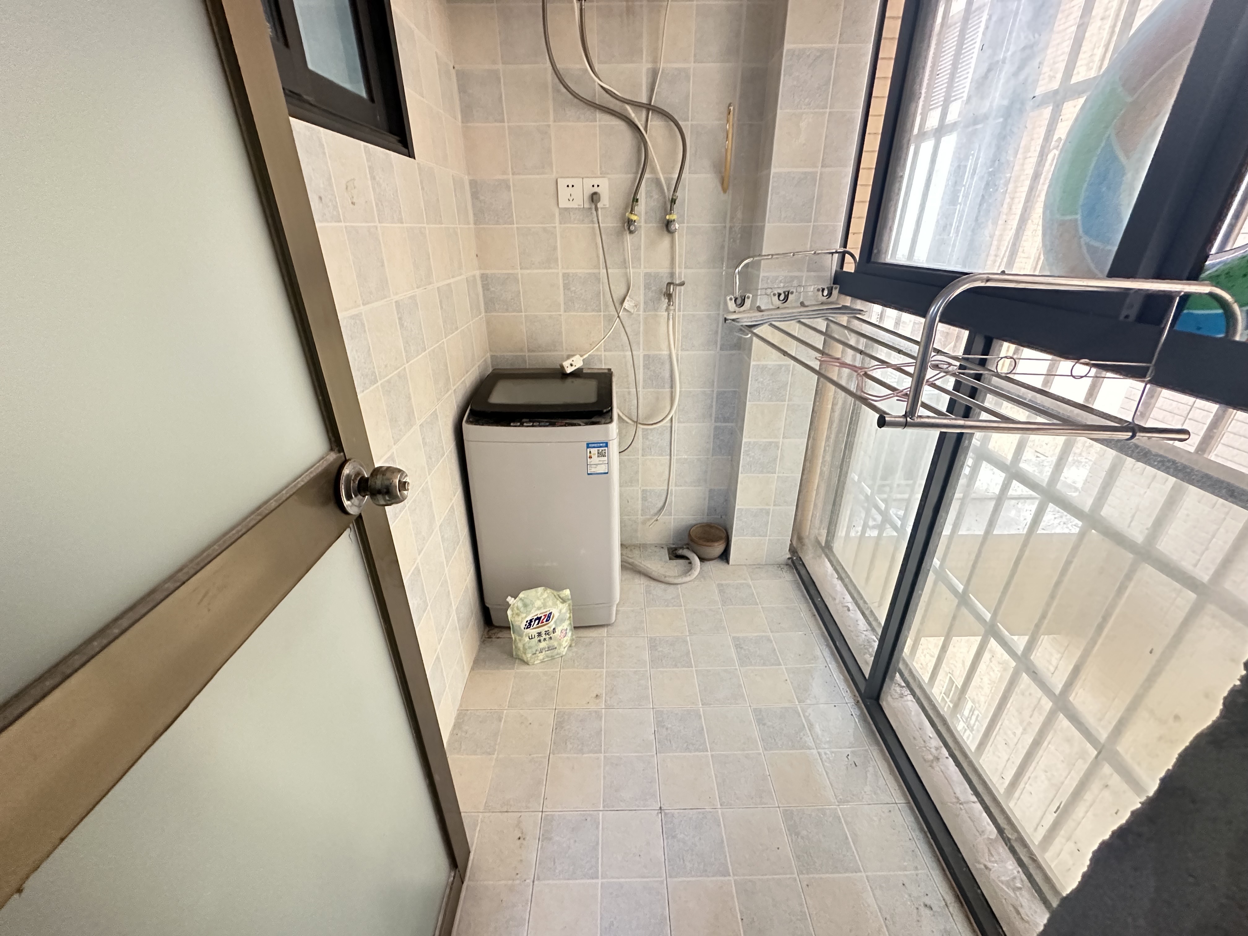 鹏晖新天地  2室2厅1卫   125.00万阳台