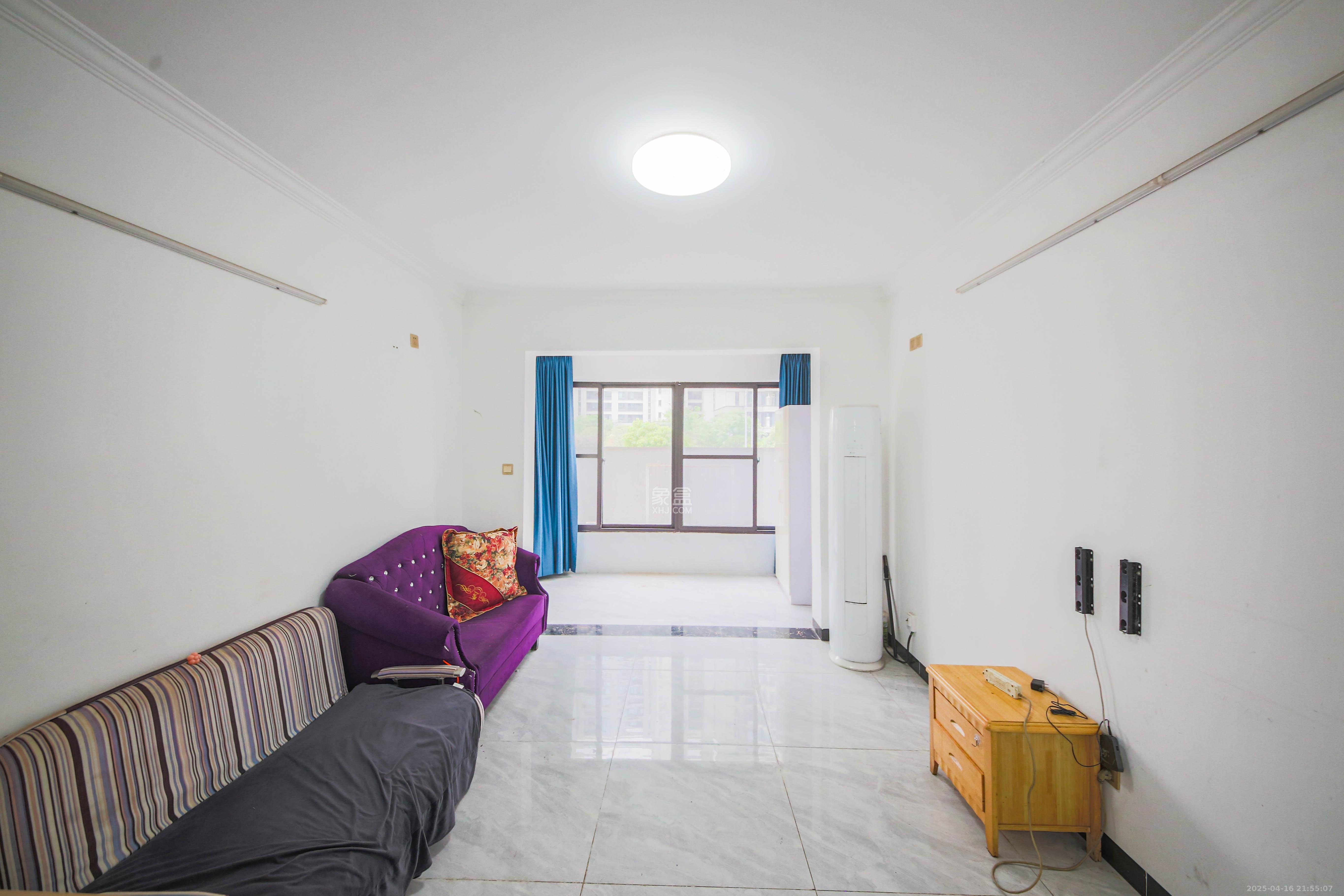 新新花园  2室2厅1卫    85.0万客厅