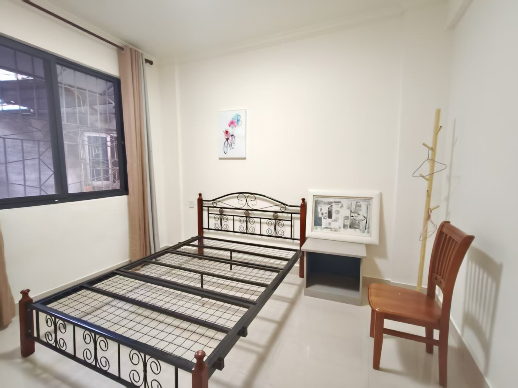 艺园小区  3室2厅1卫   2600.00元/月室内图
