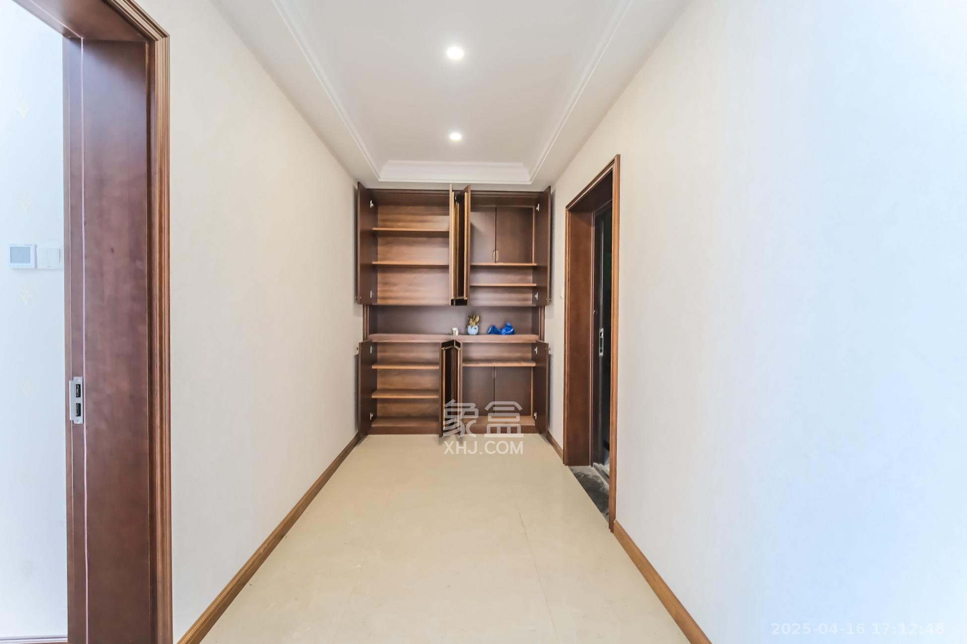 运达锦绣广场  5室2厅2卫    328.0万 运达锦绣广场  5室2厅2卫    328.0万其他