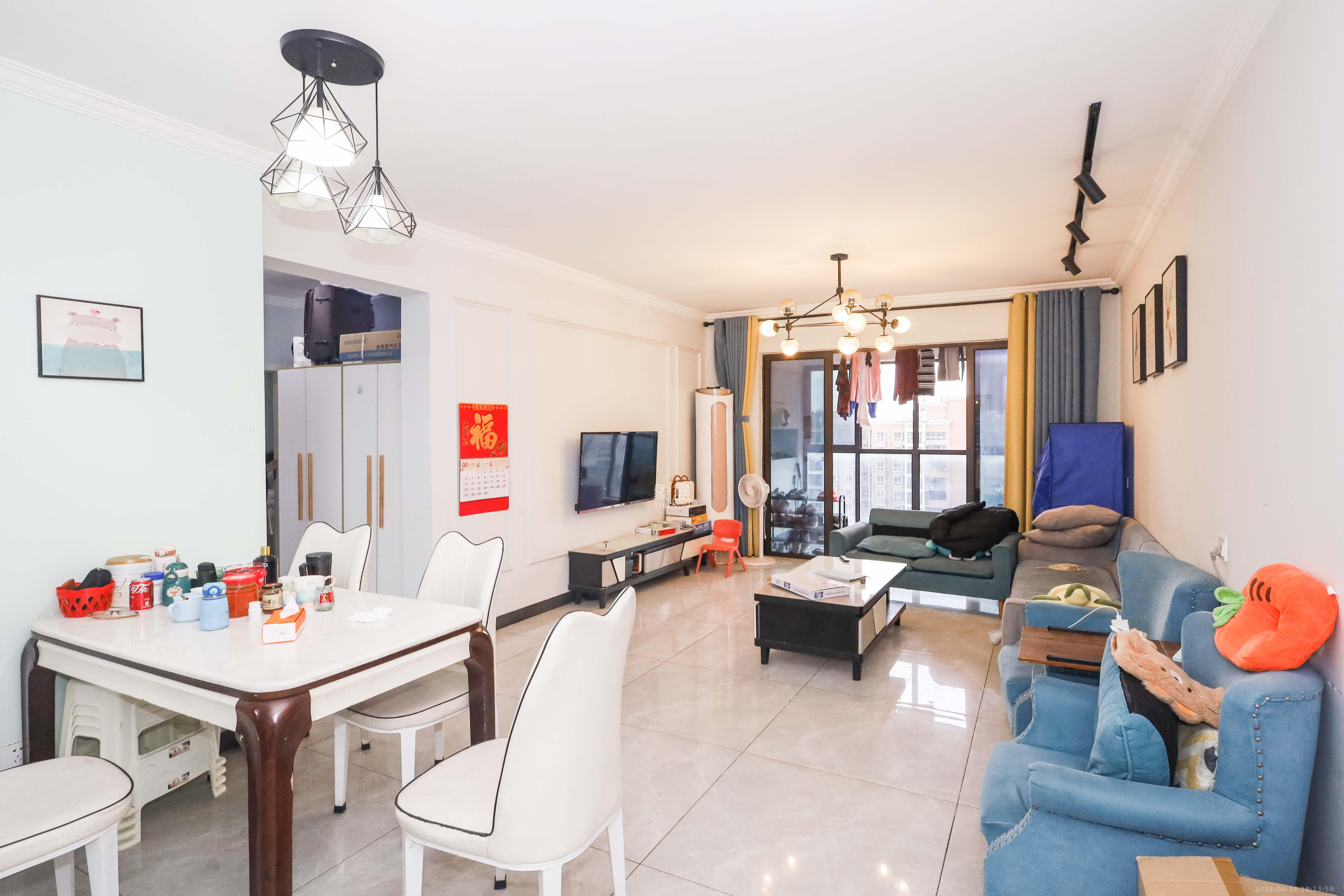 中冶中央公园  3室2厅1卫    115.0万 中冶中央公园  3室2厅1卫    115.0万客厅