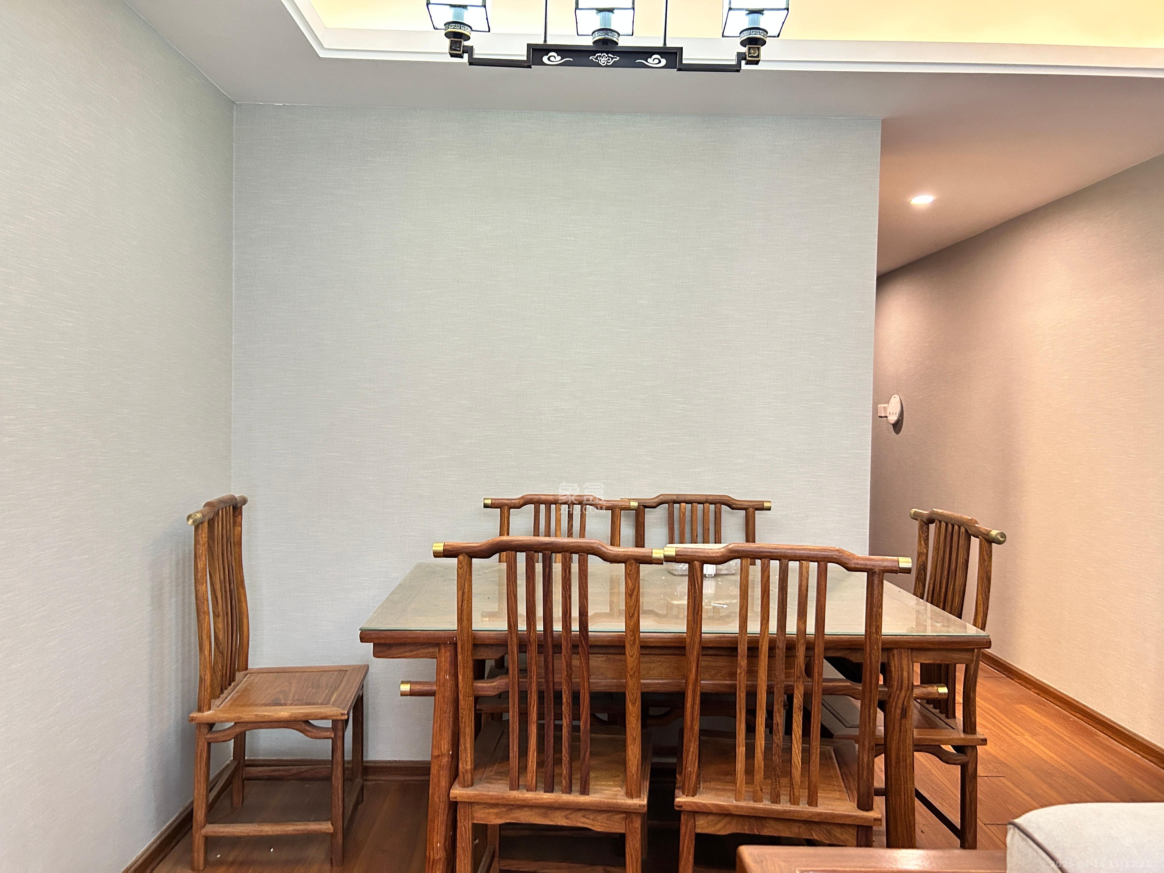 龙湖水晶郦城  3室1厅1卫   3500.00元/月室内图