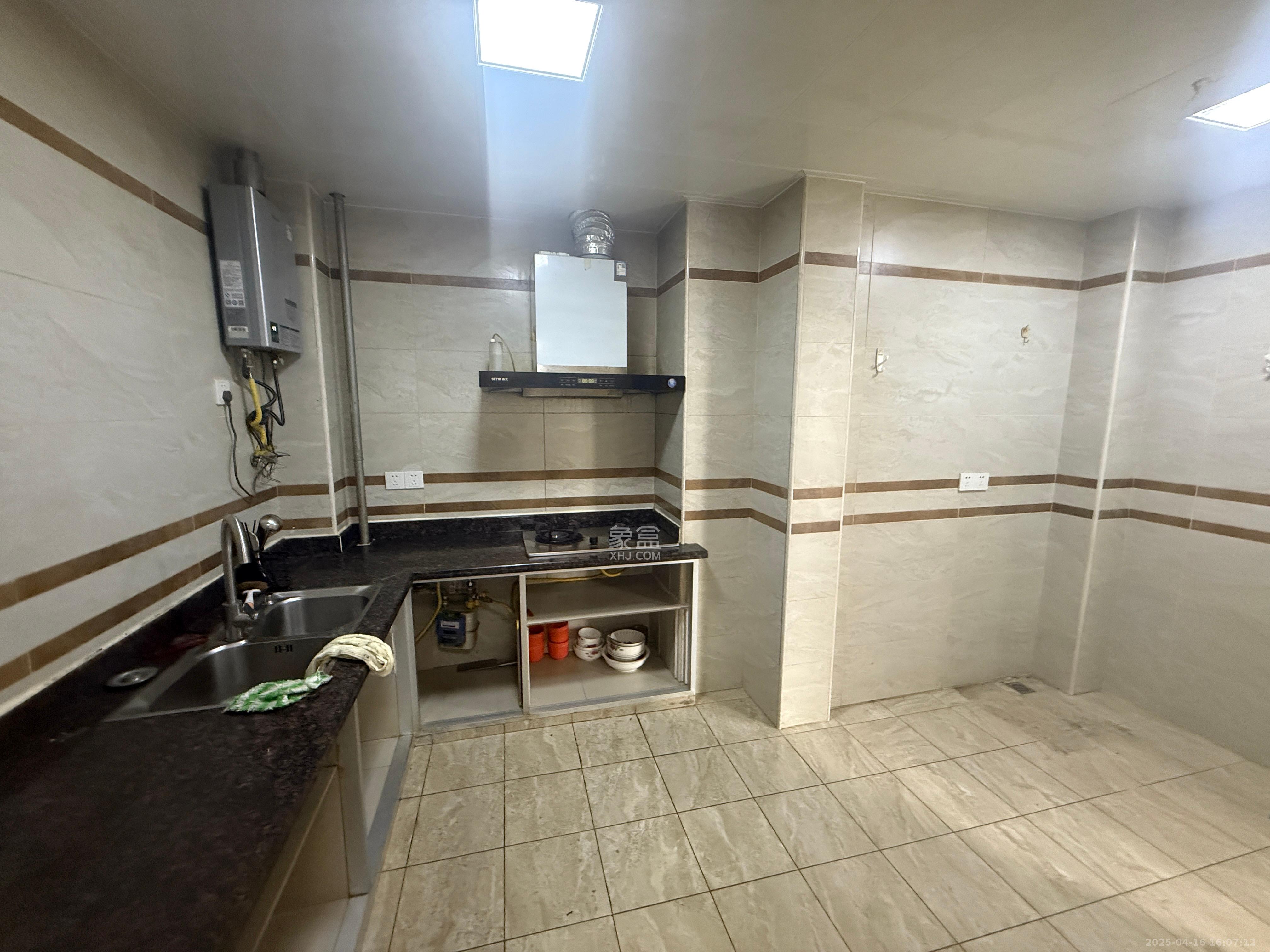 雨花公馆(紫苔名苑) 4室2厅2卫 3700.0元/月 雨花公馆(紫苔名苑) 4室2厅2卫 3700.0元/月室内图