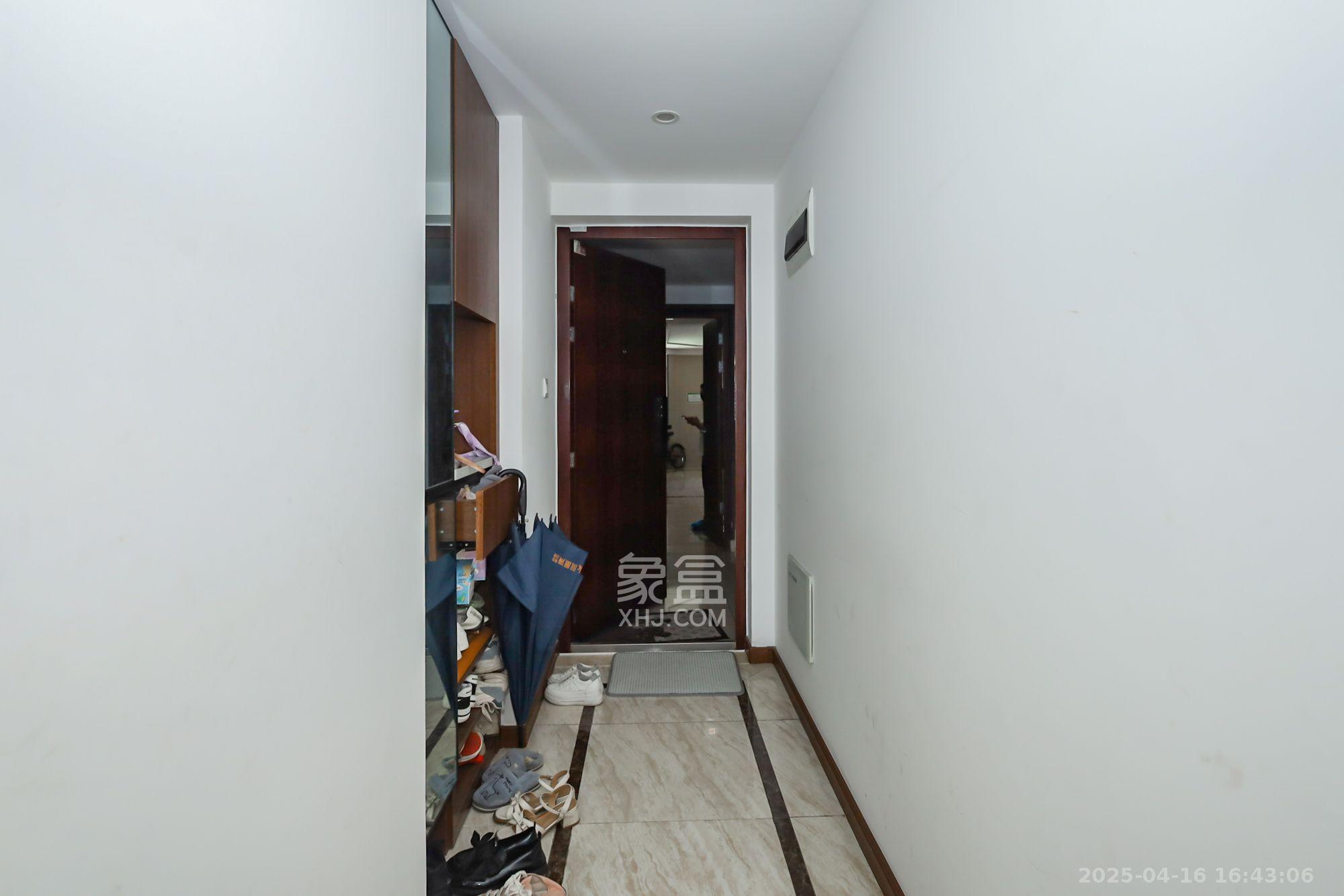 万科里金域国际 3室2厅2卫 3500.0元/月 万科里金域国际 3室2厅2卫 3500.0元/月室内图