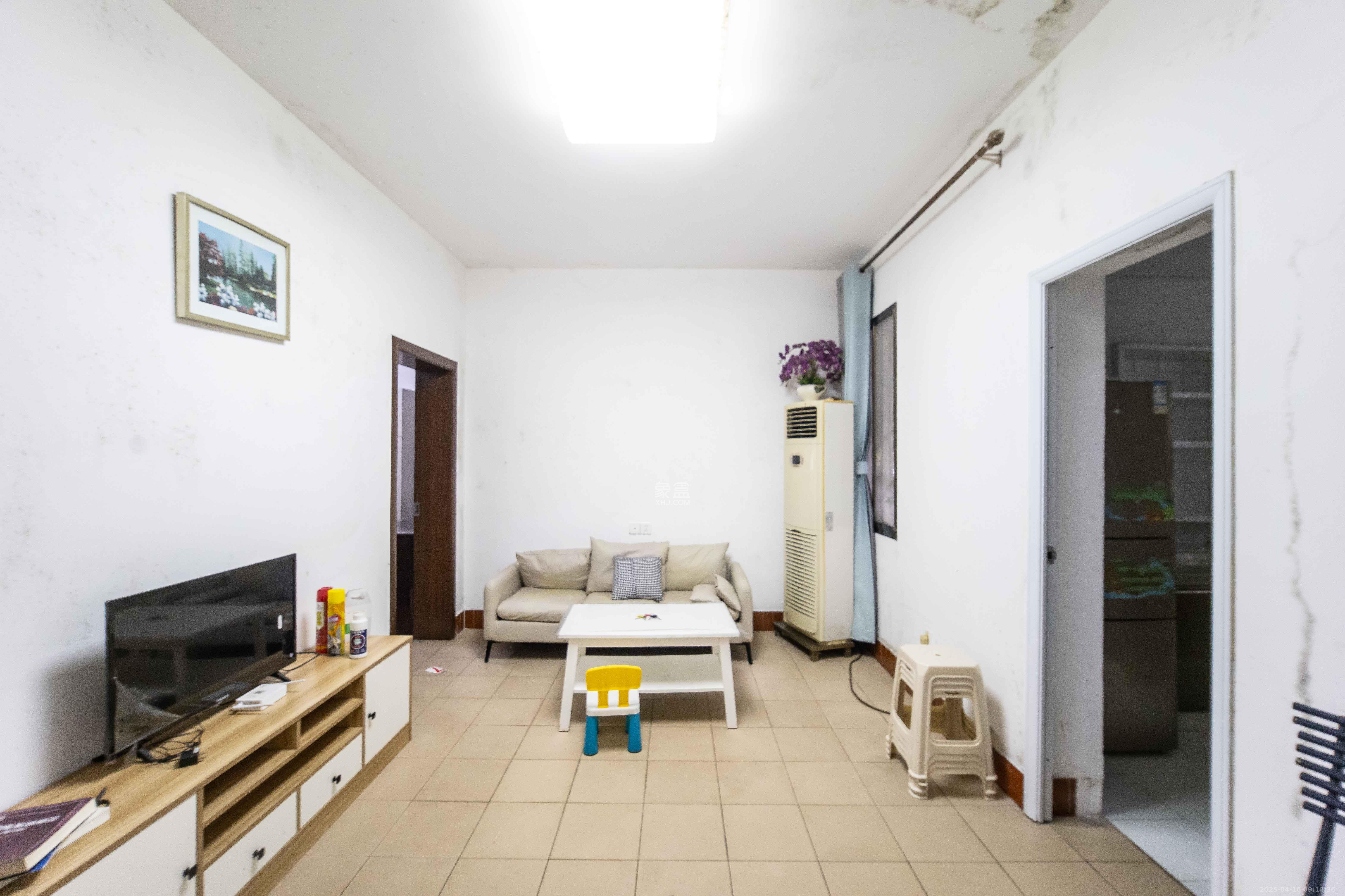 荷晏小区  3室1厅1卫    2100.0元/月 荷晏小区  3室1厅1卫    2100.0元/月室内图1