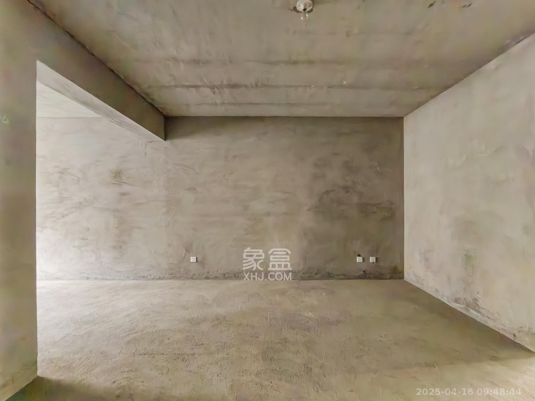 恒广国际物流园  3室2厅2卫    29.8万 恒广国际物流园  3室2厅2卫    29.8万客厅