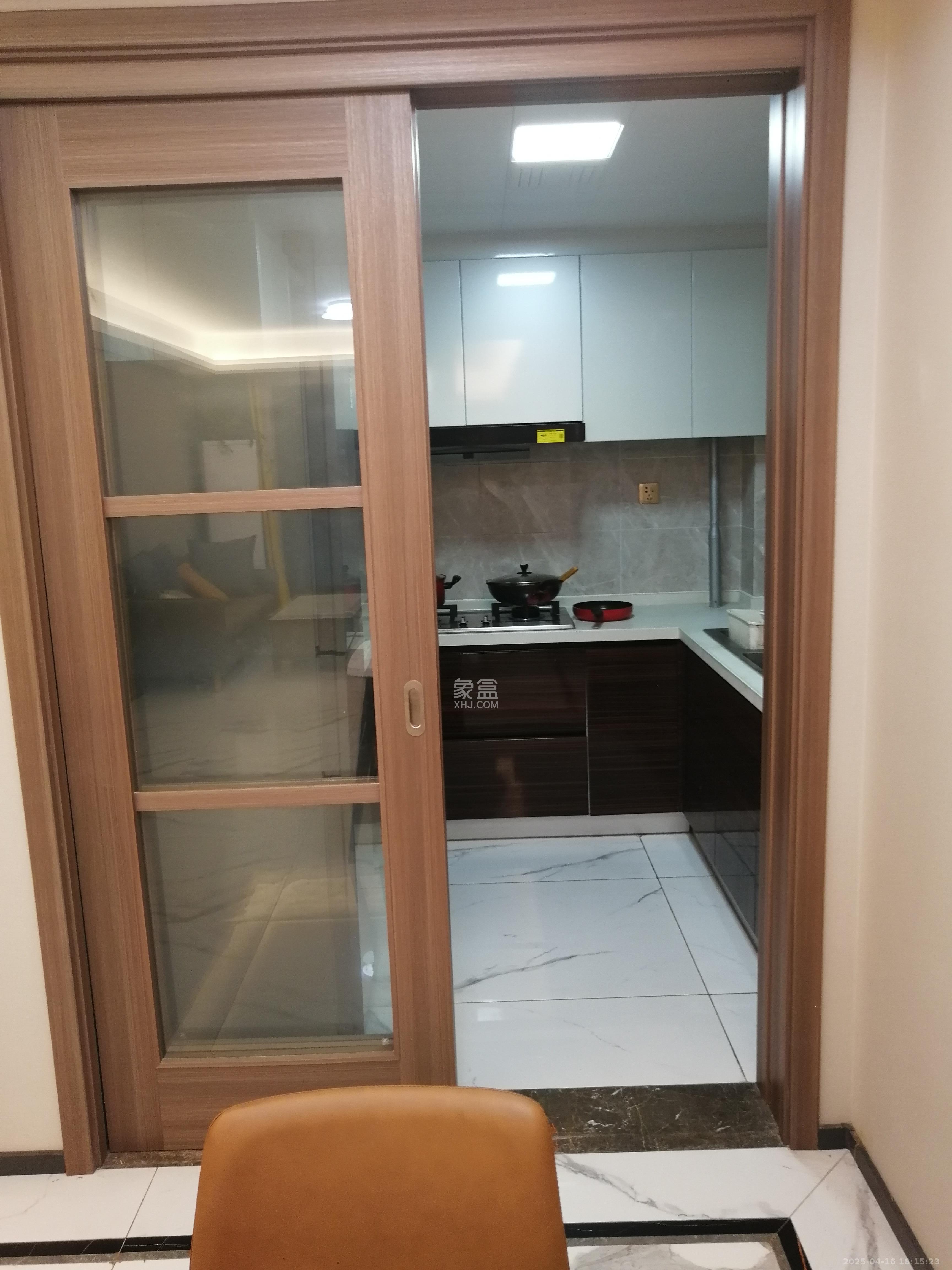中海阅麓山一期  3室2厅2卫   3600.00元/月室内图