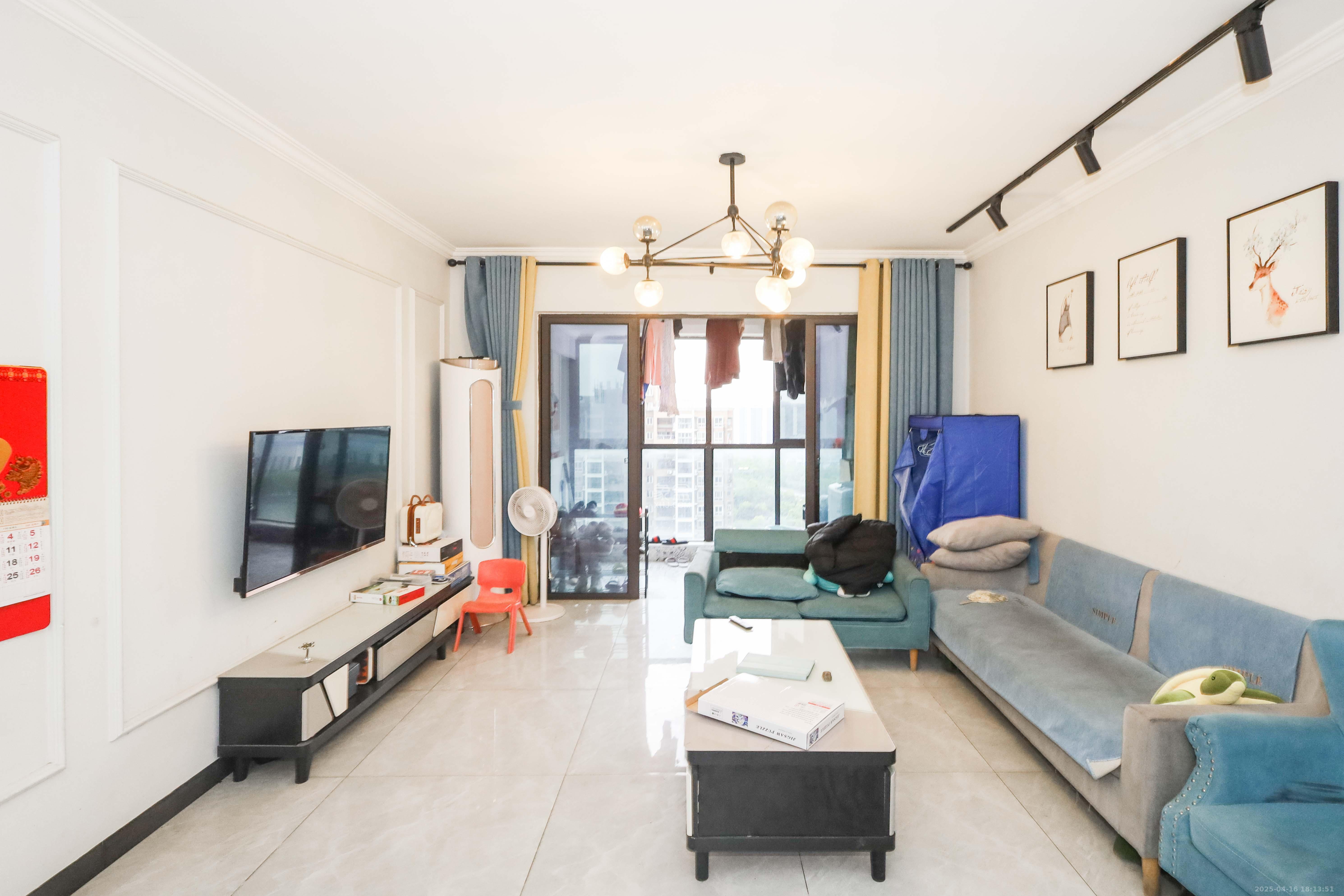 中冶中央公园  3室2厅1卫    115.0万 中冶中央公园  3室2厅1卫    115.0万客厅