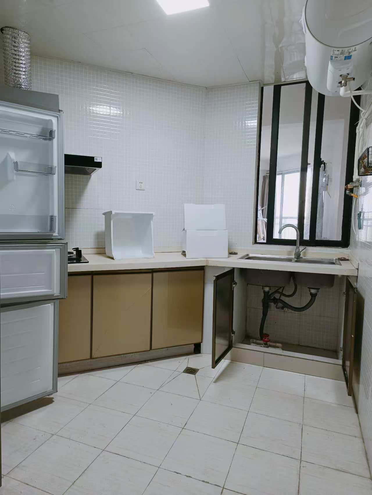 洛杉矶城  4室2厅1卫   3100.00元/月室内图