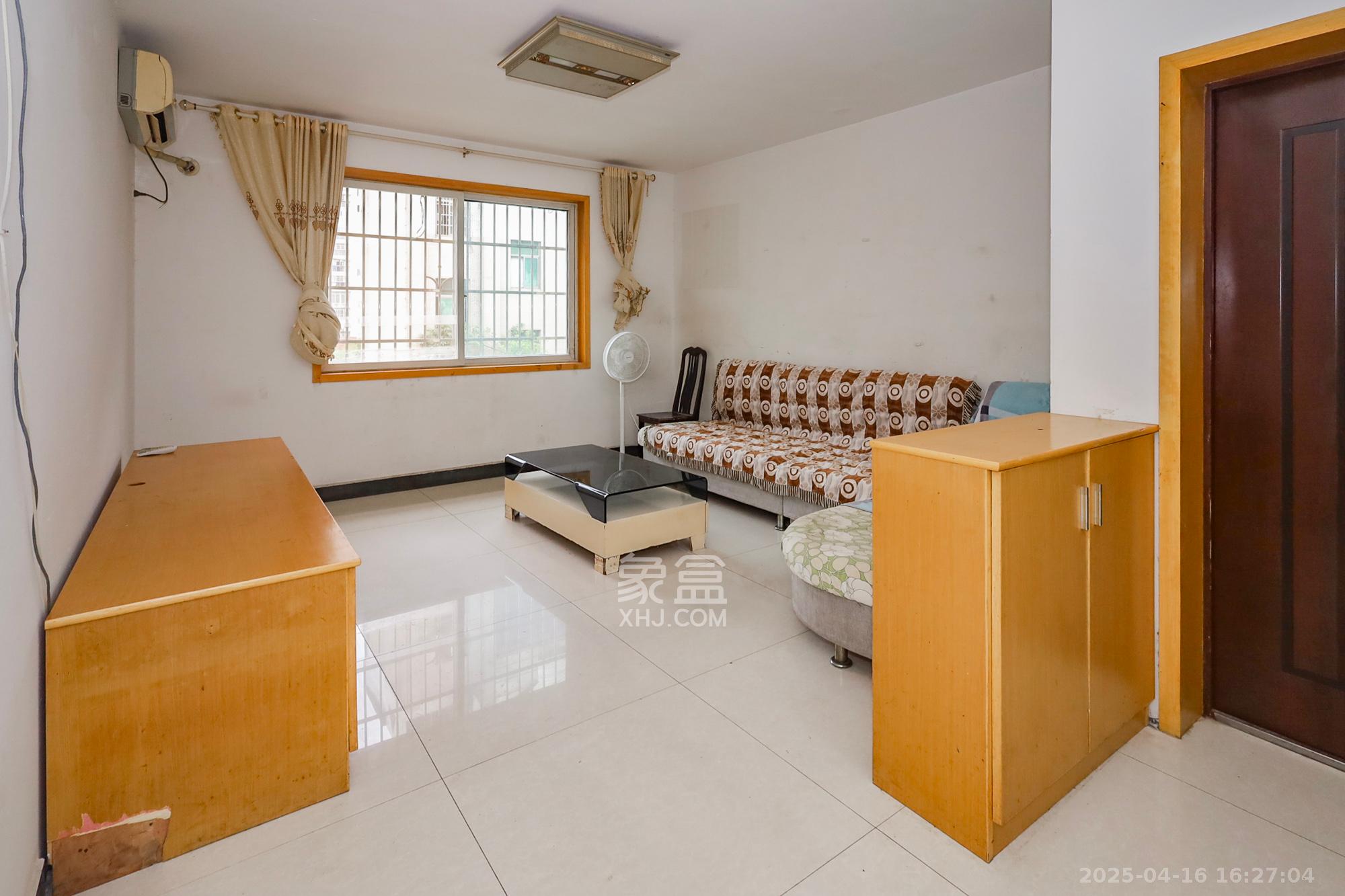 新诚小区  2室2厅1卫    36.8万 新诚小区  2室2厅1卫    36.8万