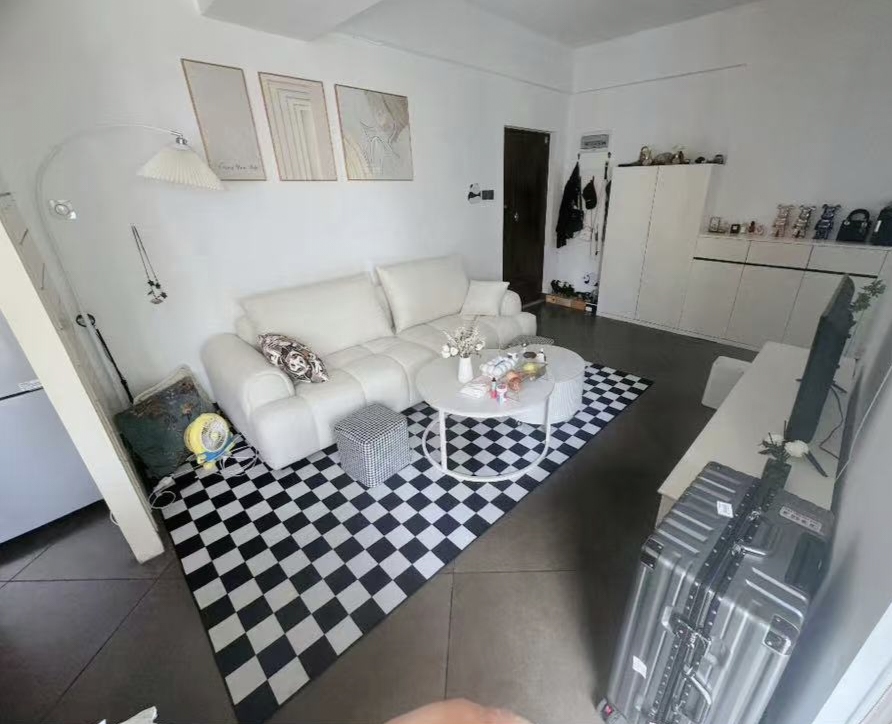 蔚兰天成 1室1厅1卫 88.0万 蔚兰天成 1室1厅1卫 88.0万客厅