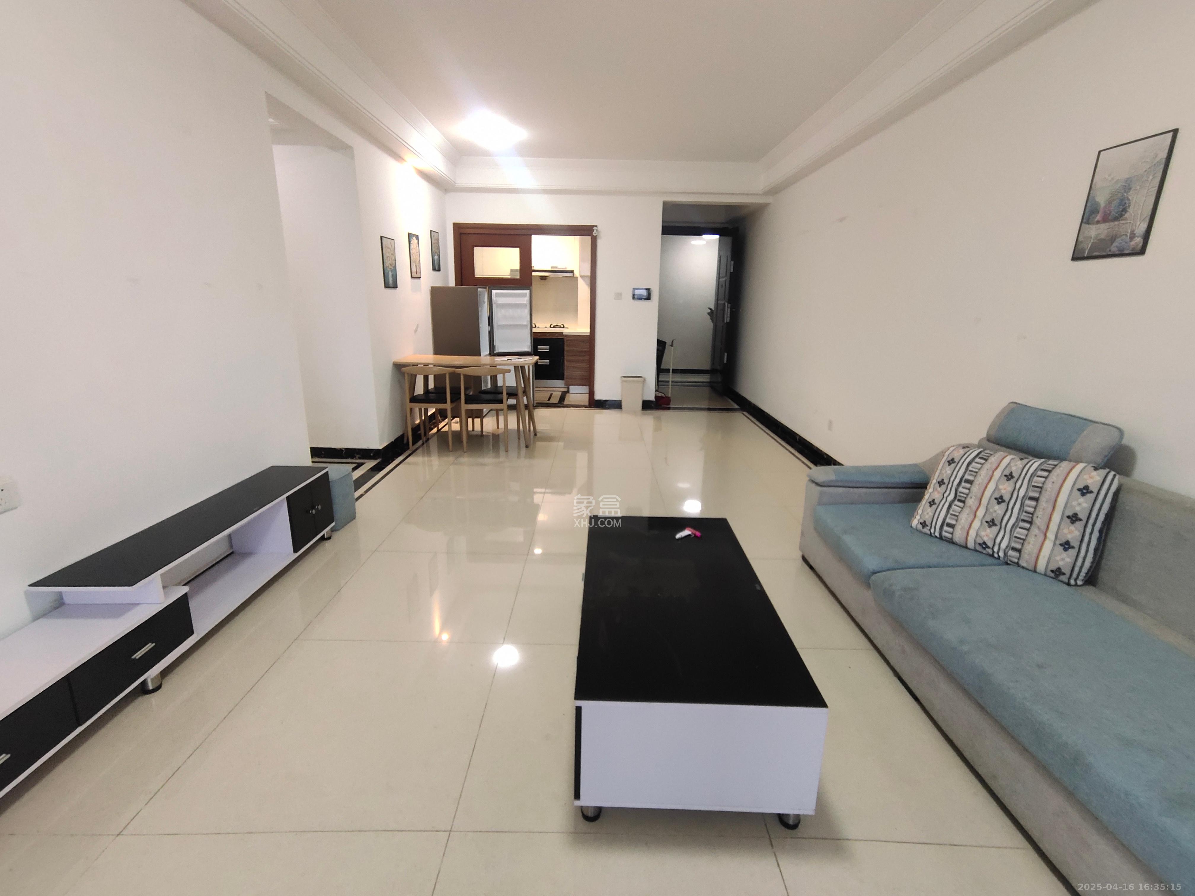 中海国际五期  3室2厅2卫    2000.0元/月 中海国际五期  3室2厅2卫    2000.0元/月室内图