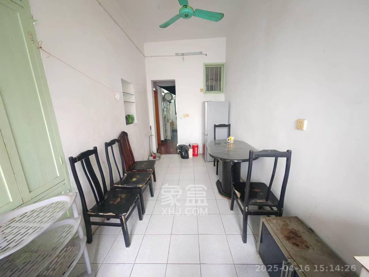 省水院宿舍 1室2厅1卫 2000.0元/月 省水院宿舍 1室2厅1卫 2000.0元/月室内图