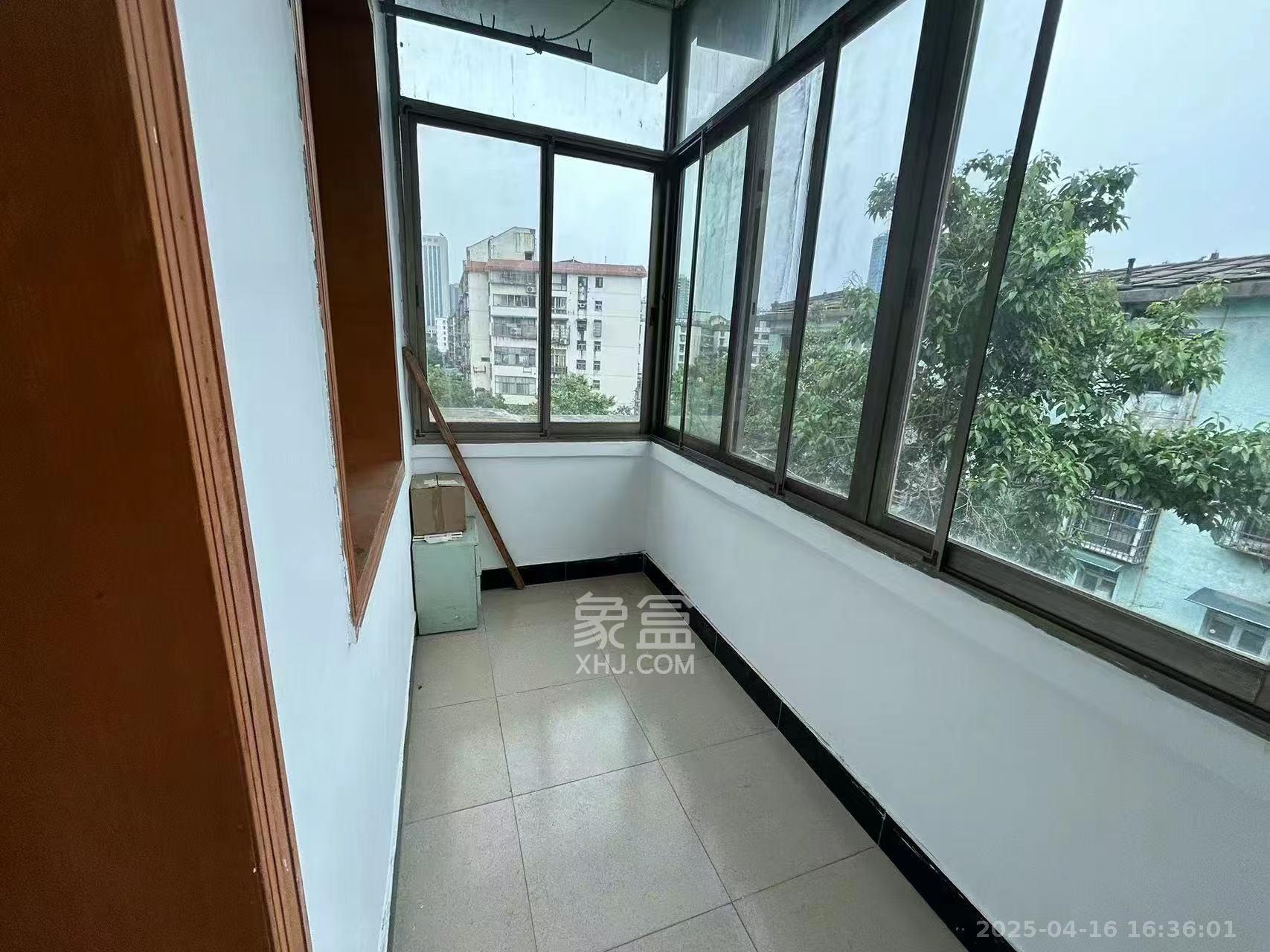 红旗区三片 1室1厅1卫 1000.0元/月 红旗区三片 1室1厅1卫 1000.0元/月室内图