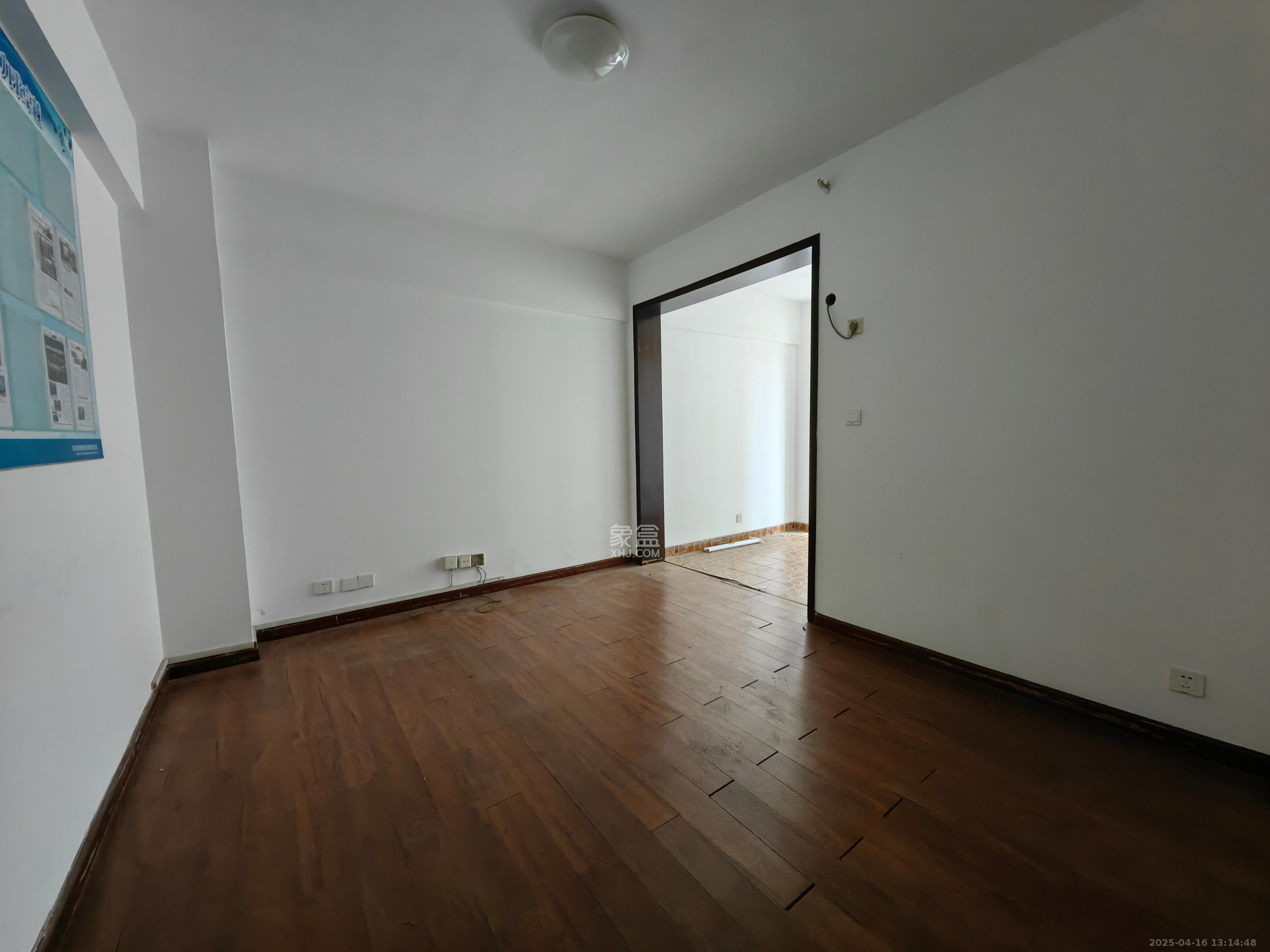 佳天国际新城 3室2厅2卫 3200.0元/月 佳天国际新城 3室2厅2卫 3200.0元/月室内图