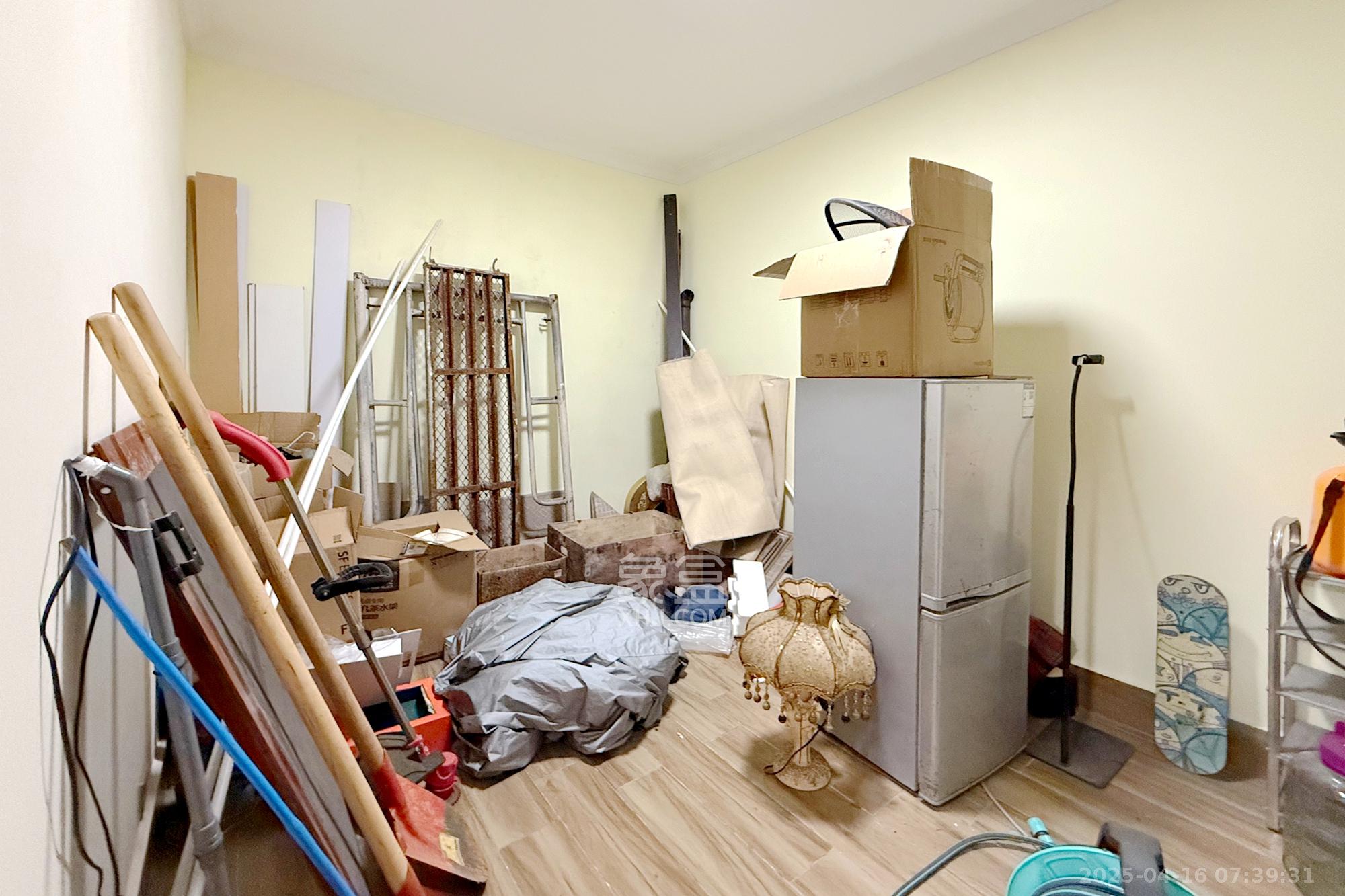 金地三千府(金地湖山樾、金地自在城) 5室3厅4卫 498.0万 金地三千府(金地湖山樾、金地自在城) 5室3厅4卫 498.0万其他