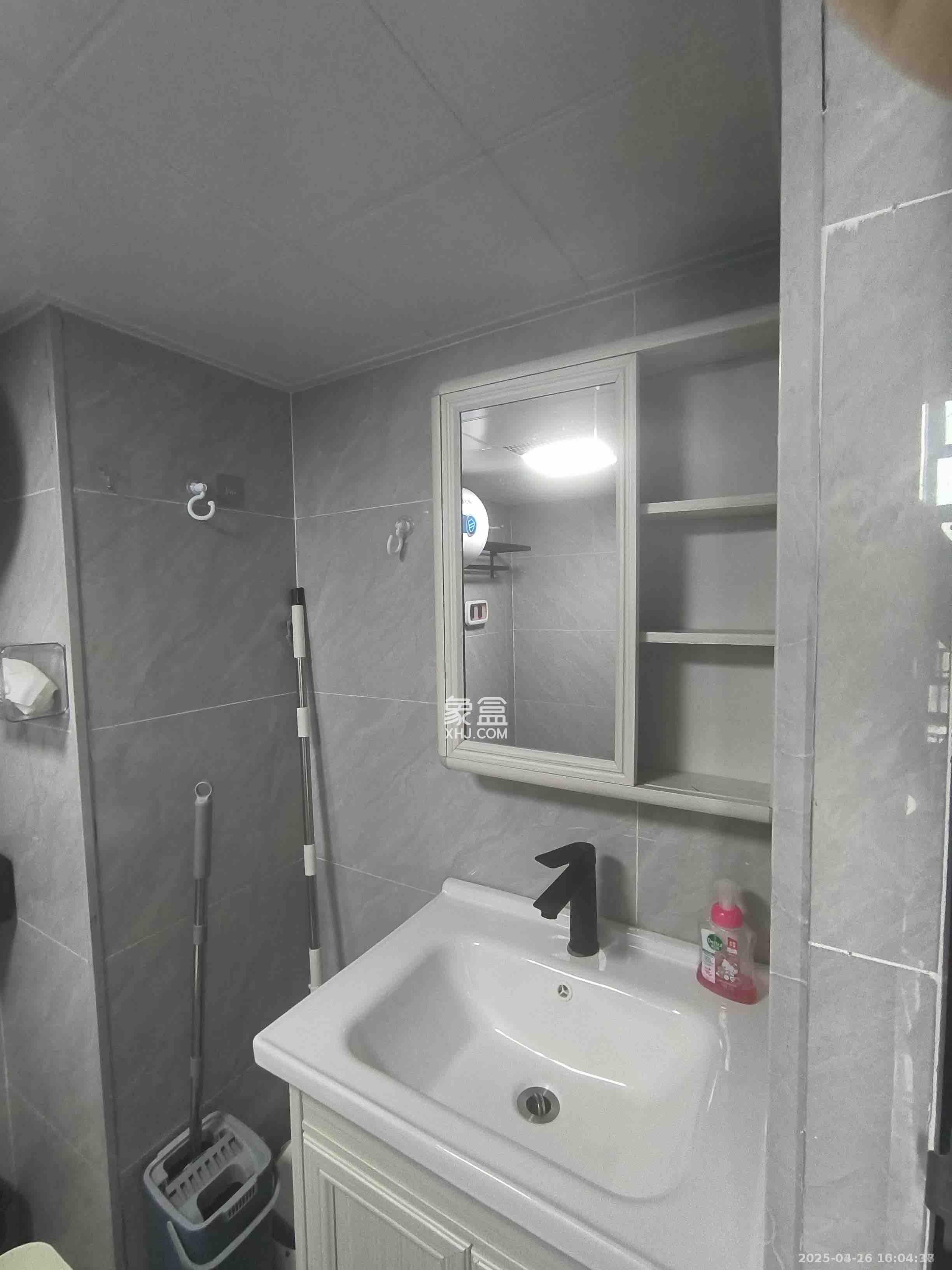 龙湖铂金岛 2室1厅1卫 2500.0元/月 龙湖铂金岛 2室1厅1卫 2500.0元/月室内图